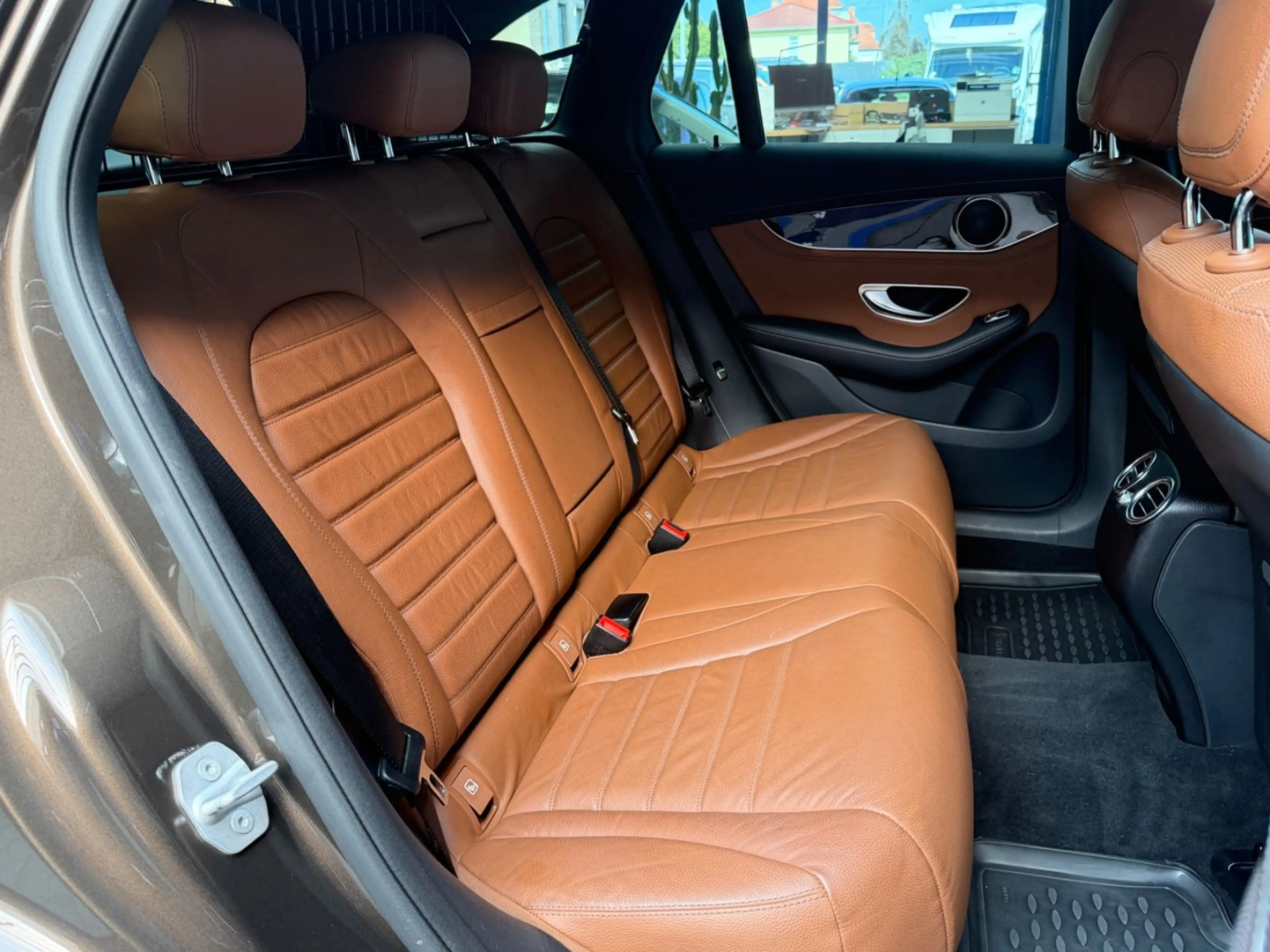 Mercedes-Benz GLC 220 d 4-Matic*360°*ACC*Navi*DAB* — photo 10