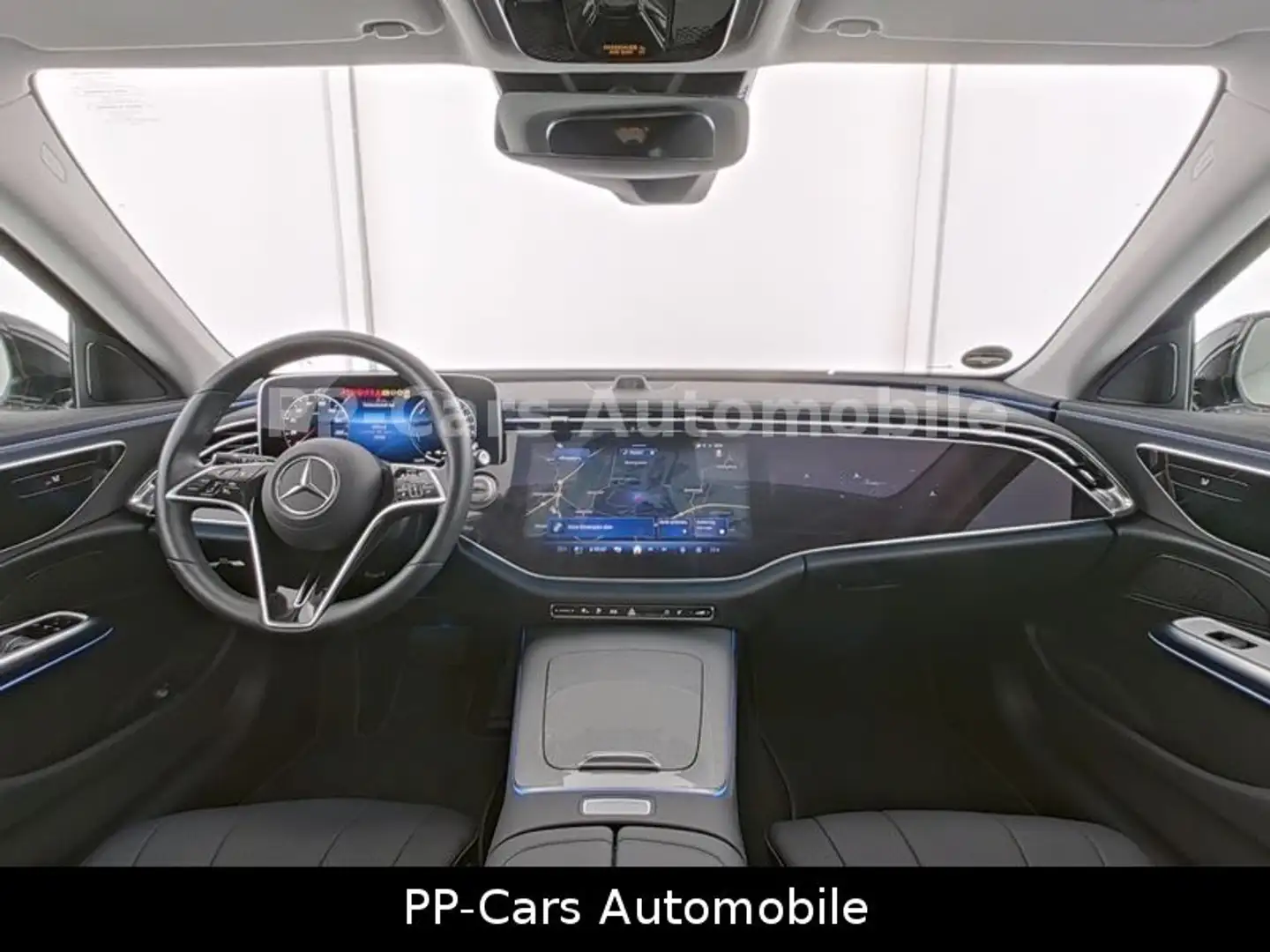 Mercedes-Benz E 300 e T*SUPERSCREEN*AHK*KEYLESS-GO*KAM*DISTRON Schwarz - 2