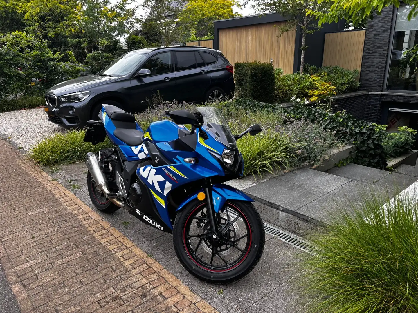 Suzuki GSX 250 R Niebieski - 2