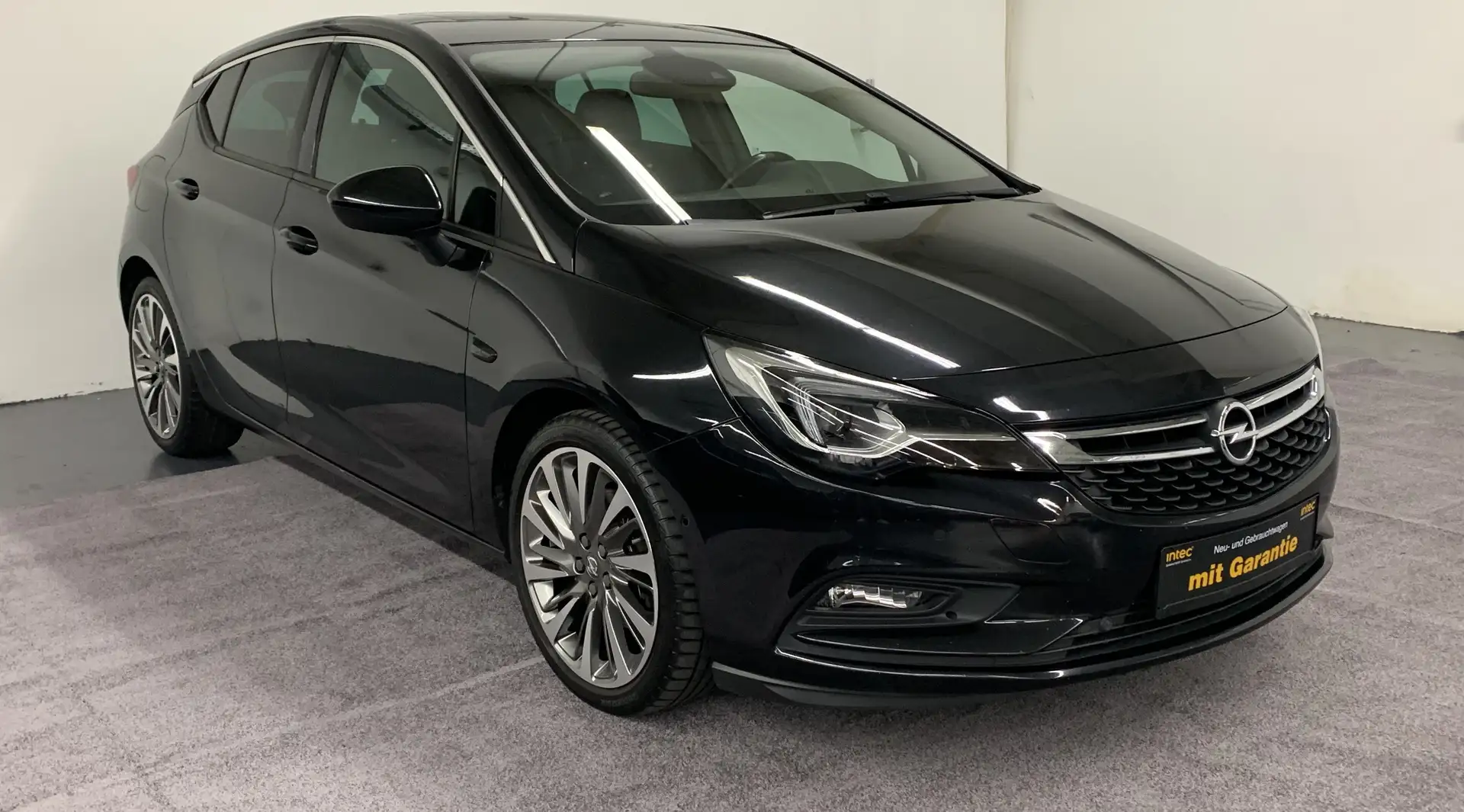 Opel Astra 1.6 Turbo Start/Stop Dynamic Schwarz - 2