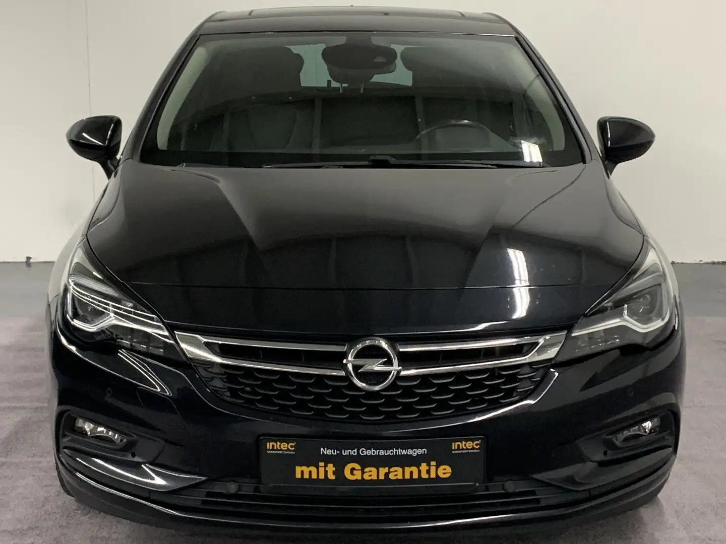 Opel Astra 1.6 Turbo Start/Stop Dynamic Schwarz - 1