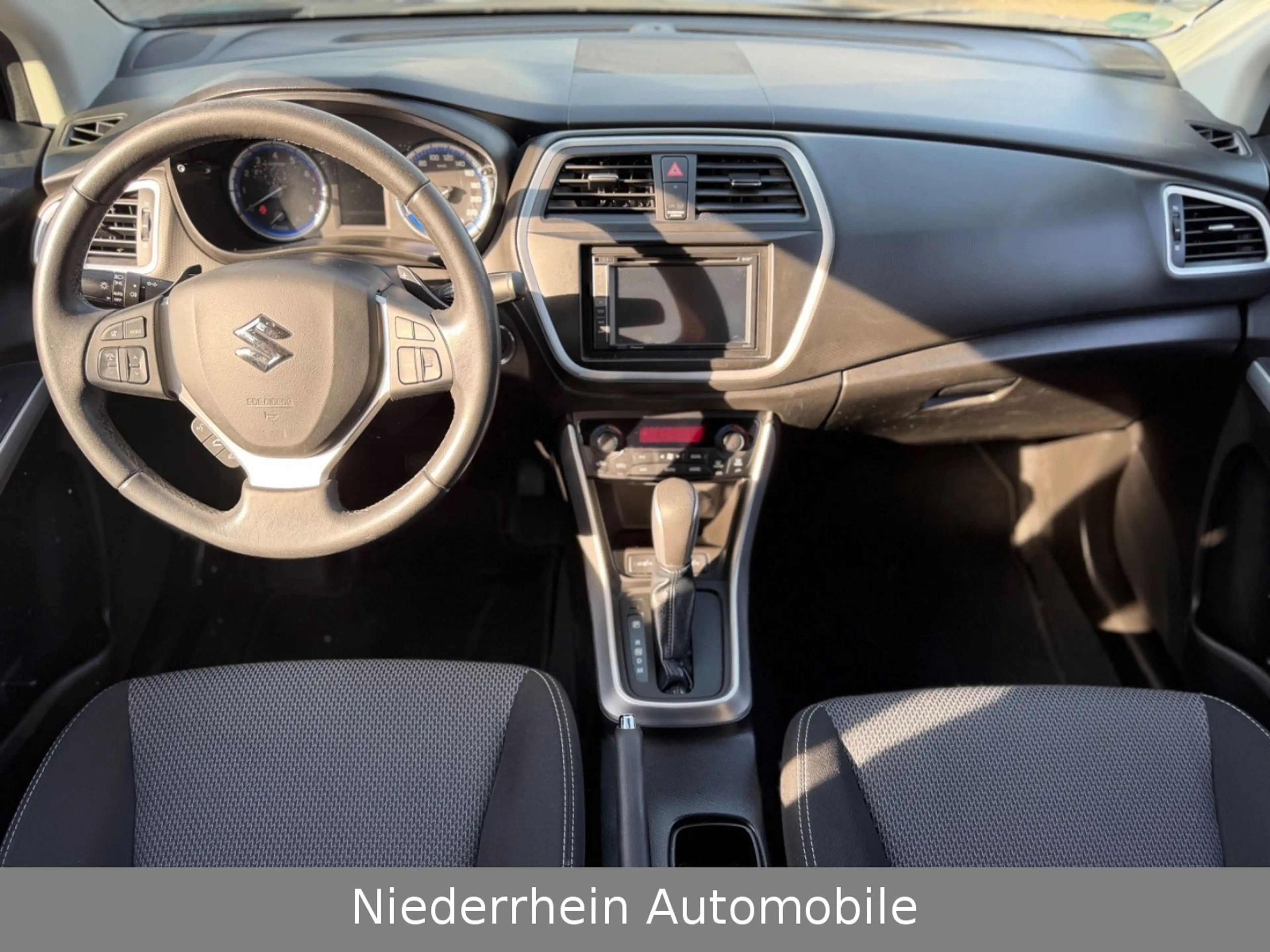 Suzuki SX4 S-Cross Limited Autom.+PDC+SH+Kamera — photo 3