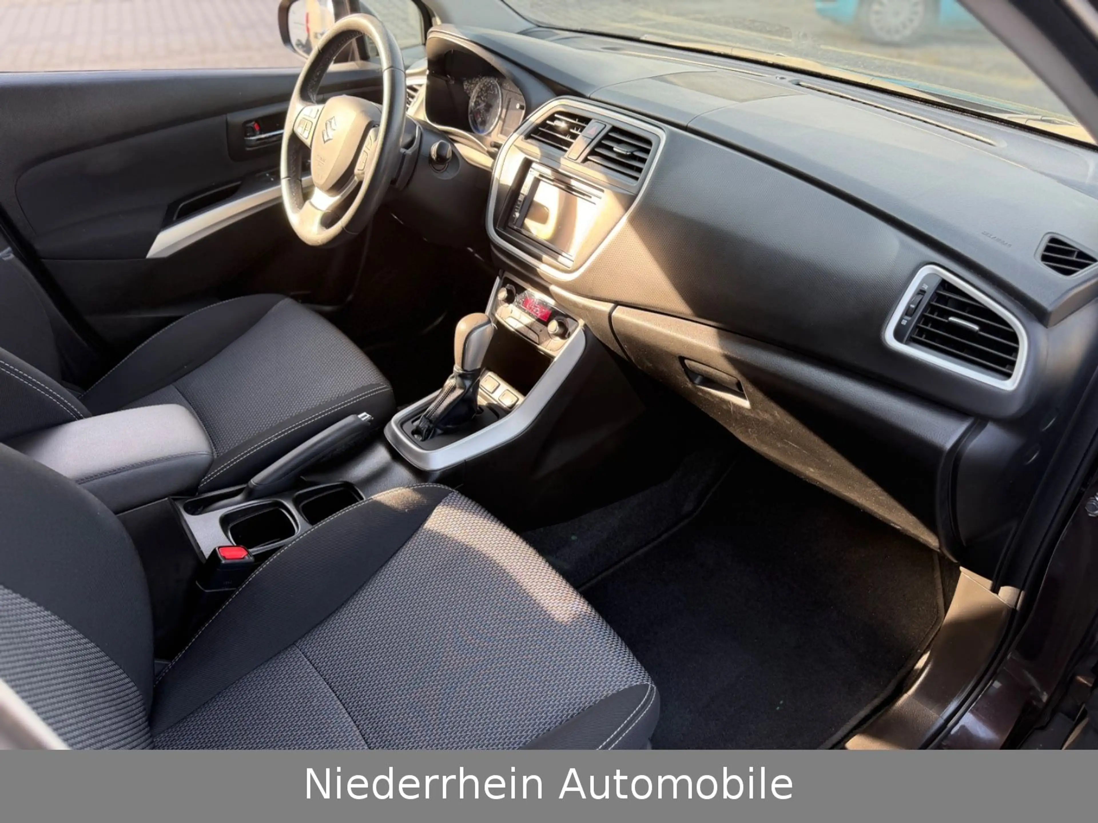 Suzuki SX4 S-Cross Limited Autom.+PDC+SH+Kamera — photo 7