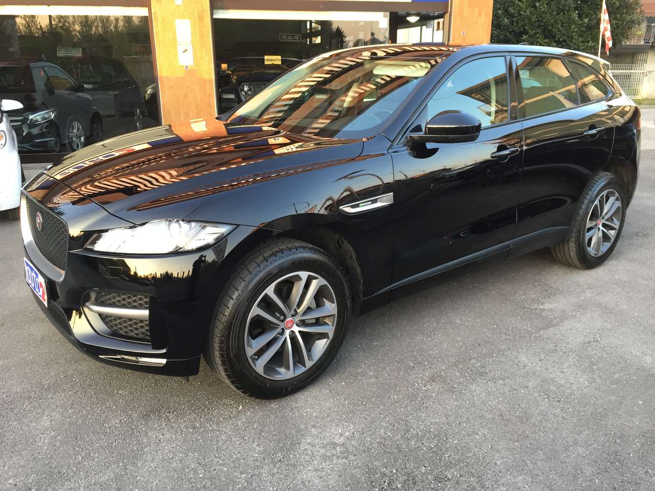 Jaguar F-Pace 2.0d i4 R-Sport awd 180cv auto my19