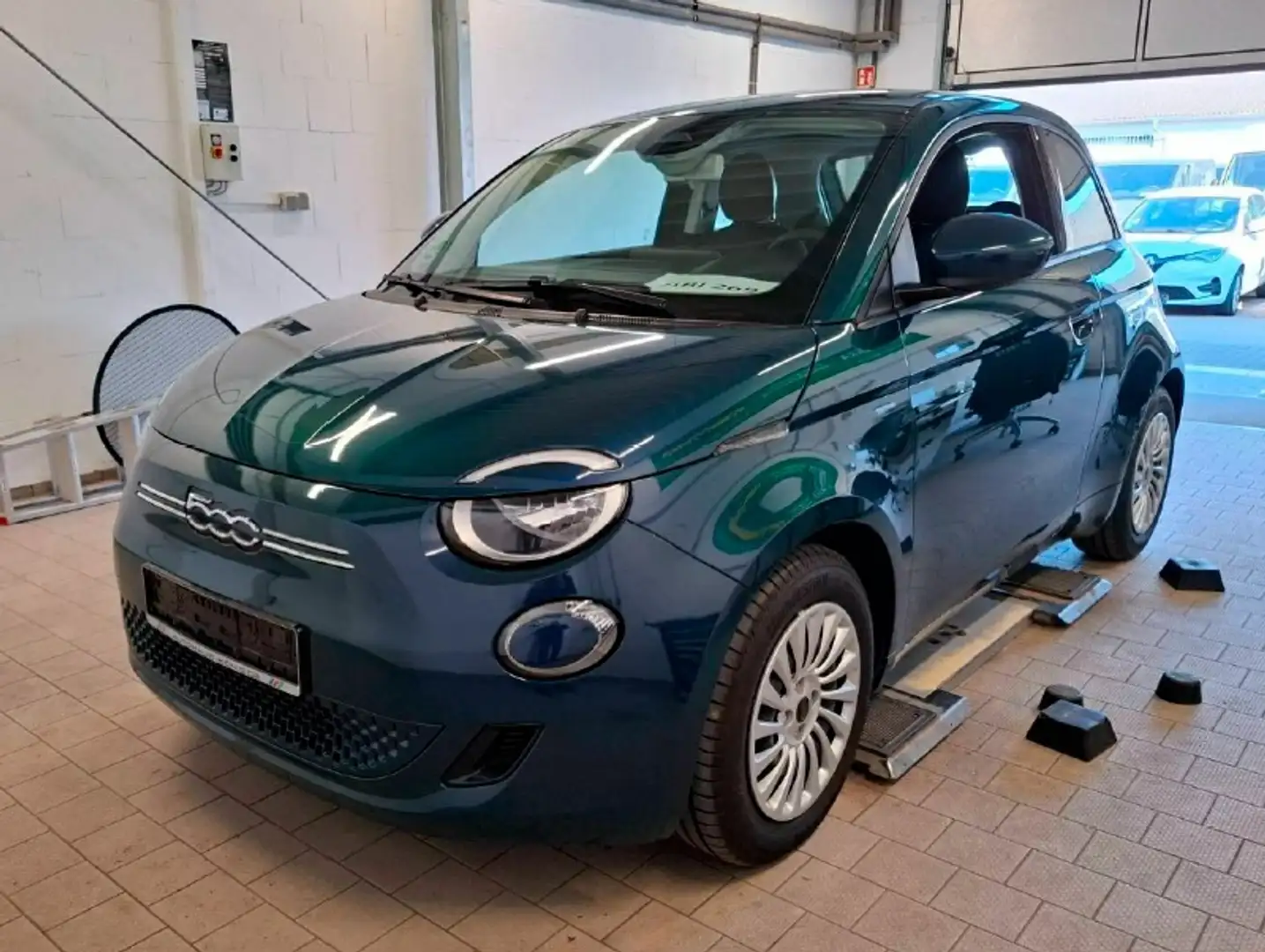 Fiat 500e 3+1 42 kWh 320 Km Reichweite Navi - Klima Blau - 1