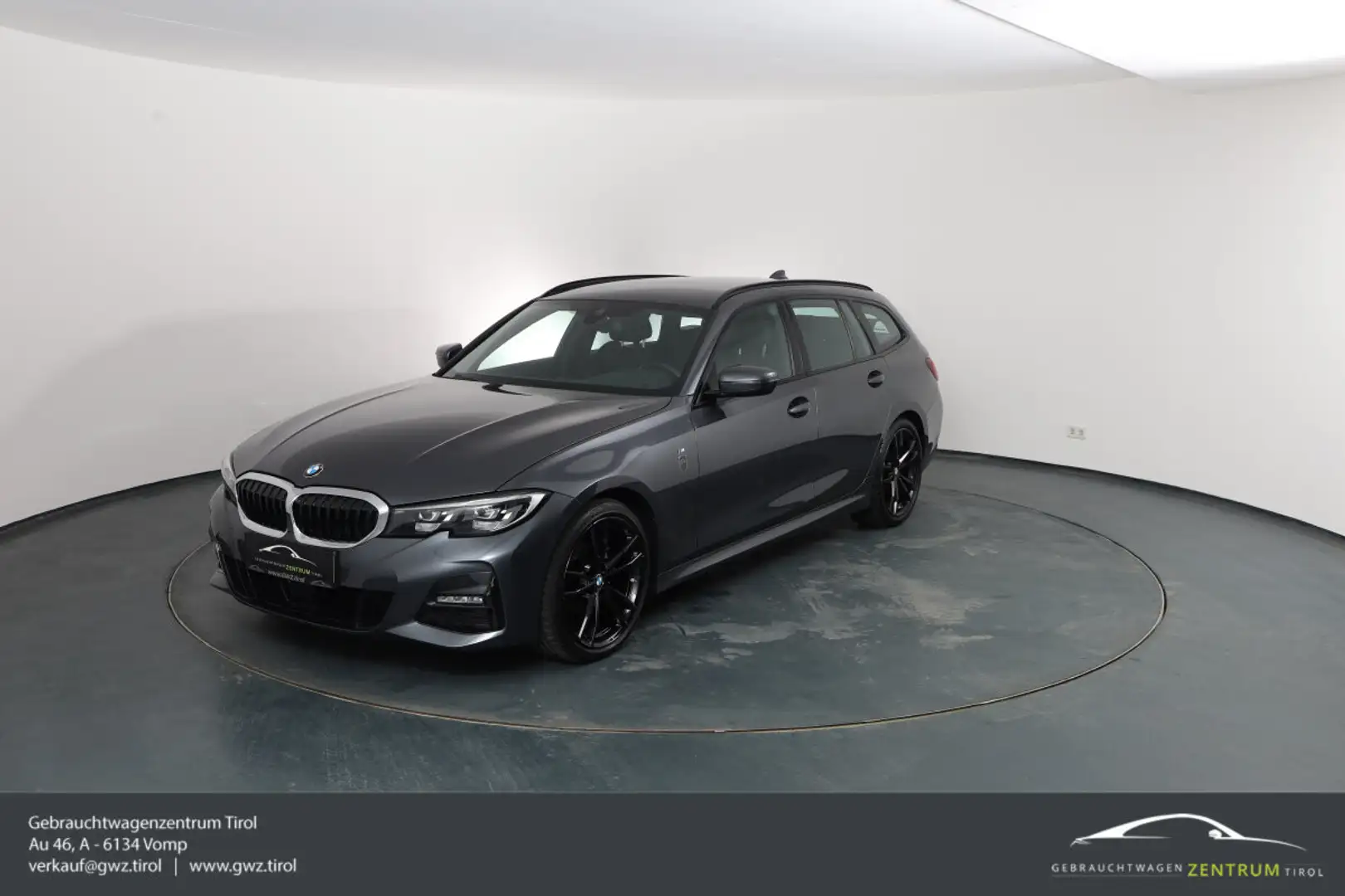 BMW 318 i Touring M-Paket*NAVI*PARKASSIST*VOLL! Grau - 1