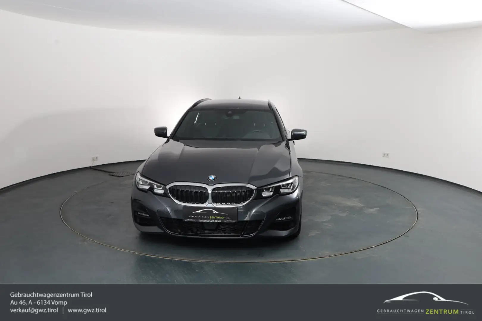 BMW 318 i Touring M-Paket*NAVI*PARKASSIST*VOLL! Grau - 2