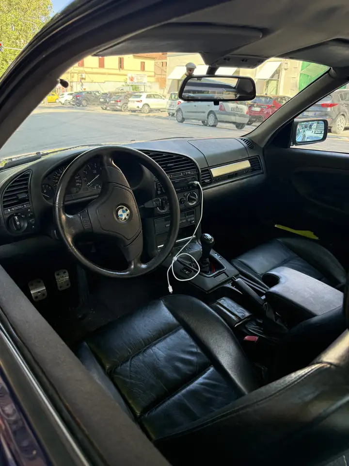 BMW 320i, foto 4