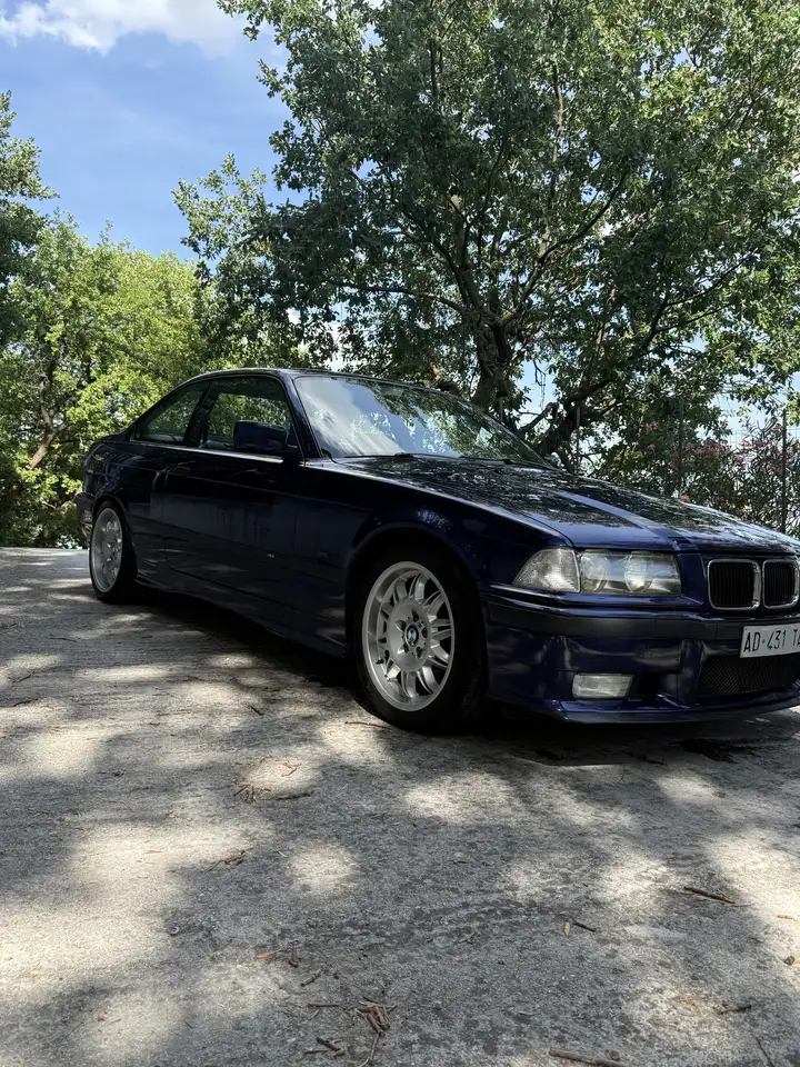 BMW 320i, foto 1