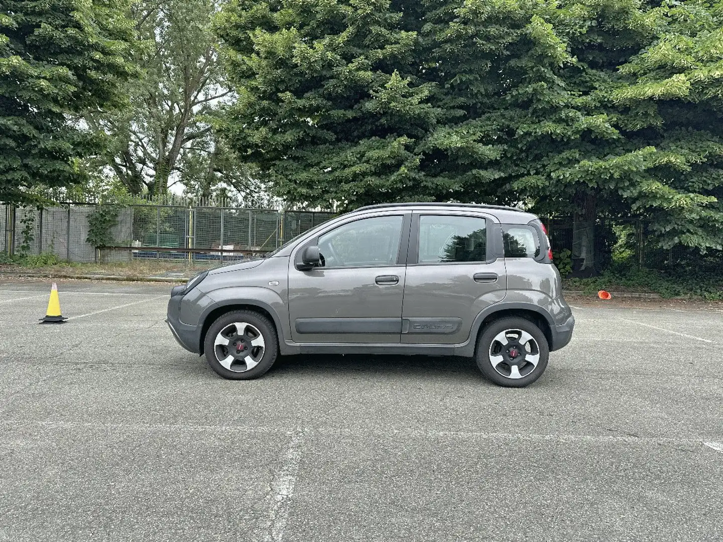 Fiat Panda 1.0 70cv S&S Hybrid E6d-T City Cross Grigio - 2