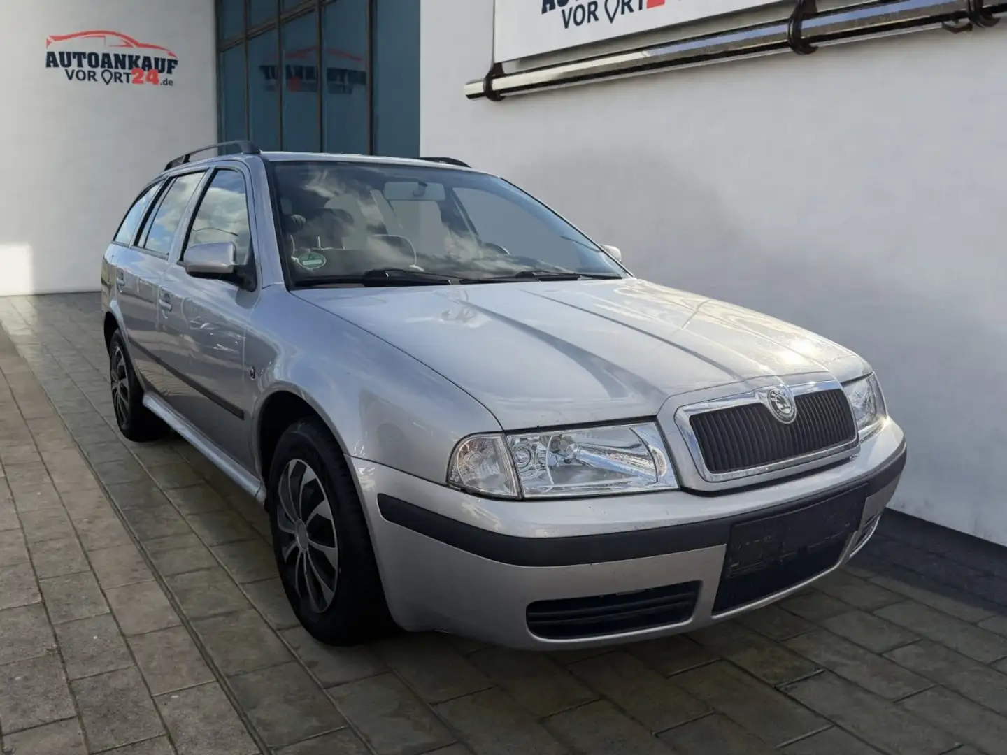 Skoda Octavia Combi Tour 1.9TDI* Klimatronic* Klima Argento - 1