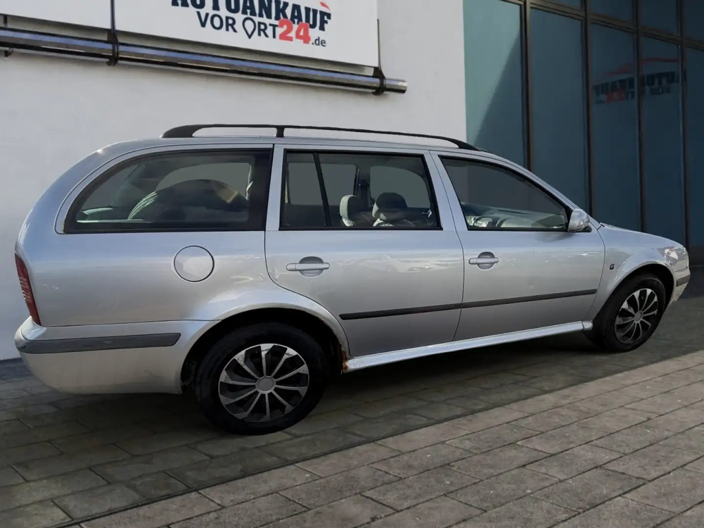 Skoda Octavia Combi Tour 1.9TDI* Klimatronic* Klima Argento - 2