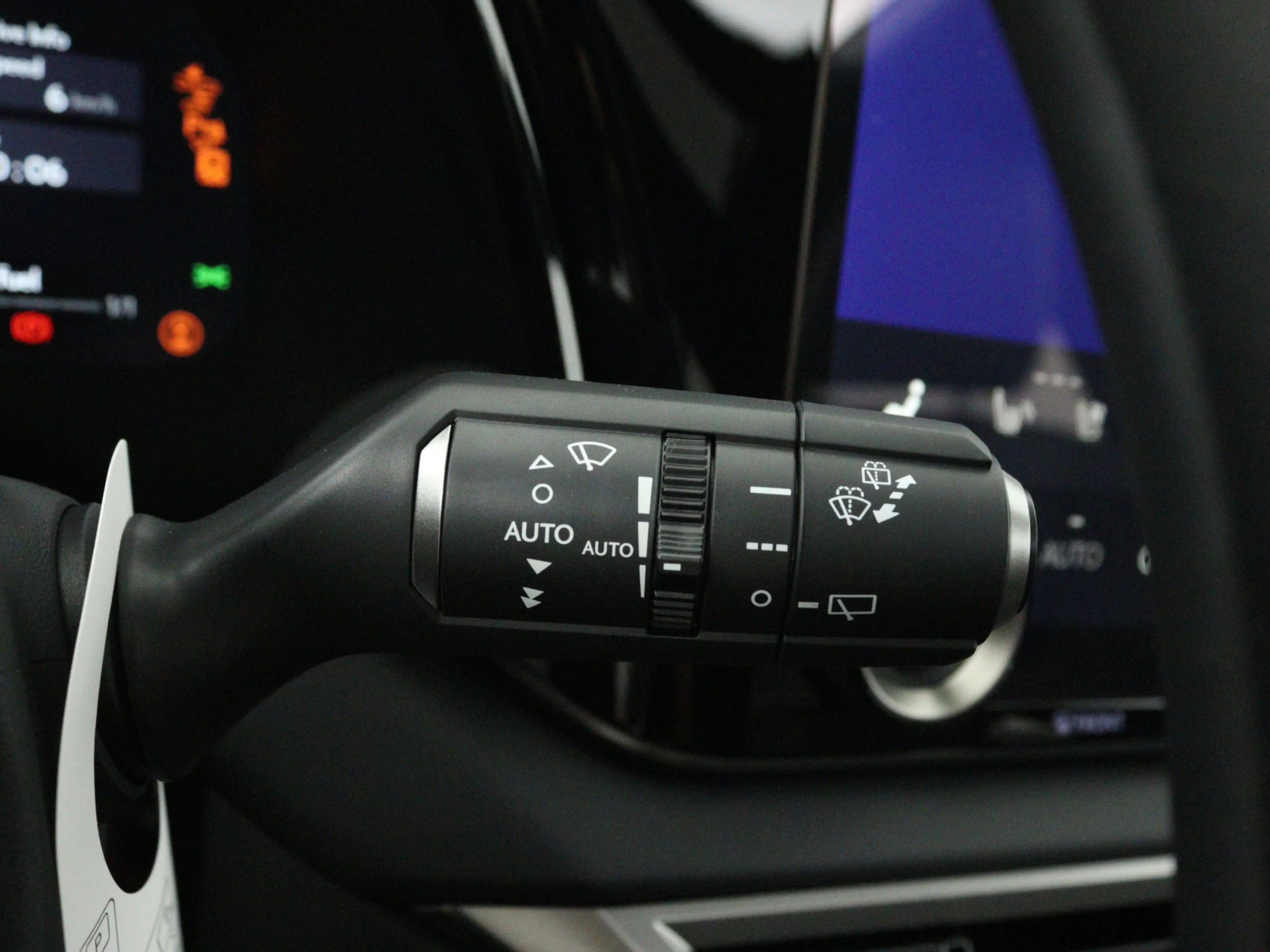 Lexus RX 450h 450h+ Plug-in Hybrid President Line | Mark Levinso — photo 11