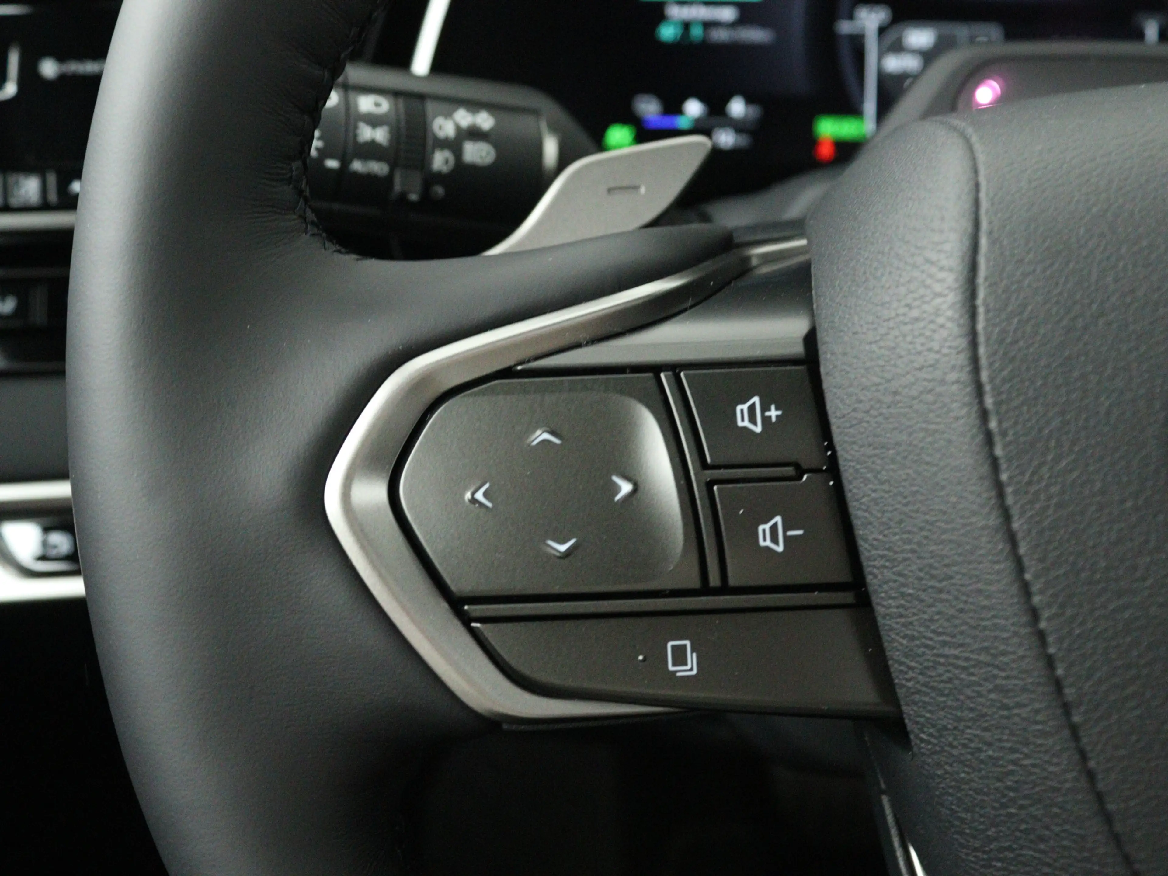 Lexus RX 450h 450h+ Plug-in Hybrid President Line | Mark Levinso — photo 12