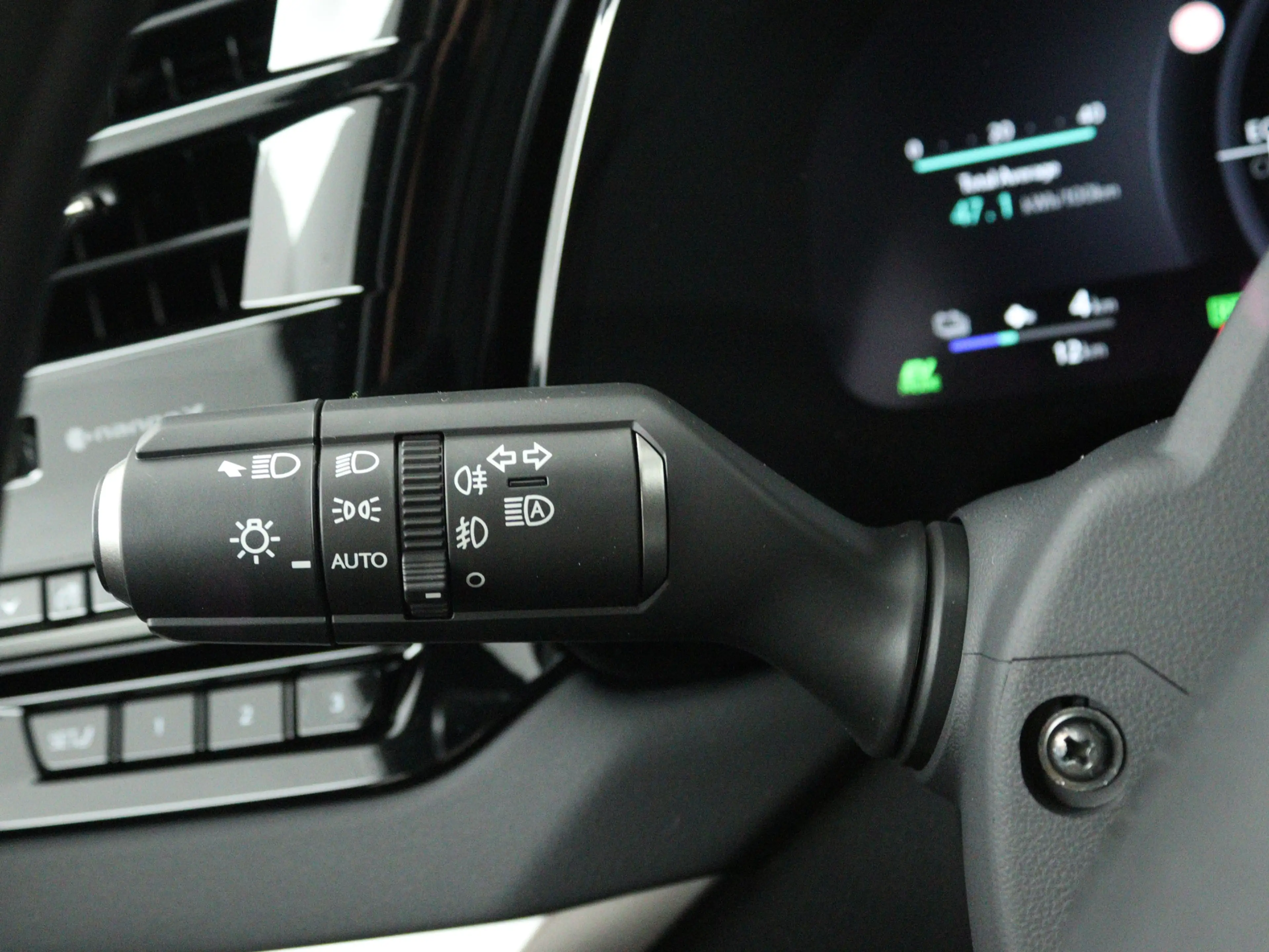 Lexus RX 450h 450h+ Plug-in Hybrid President Line | Mark Levinso — photo 10