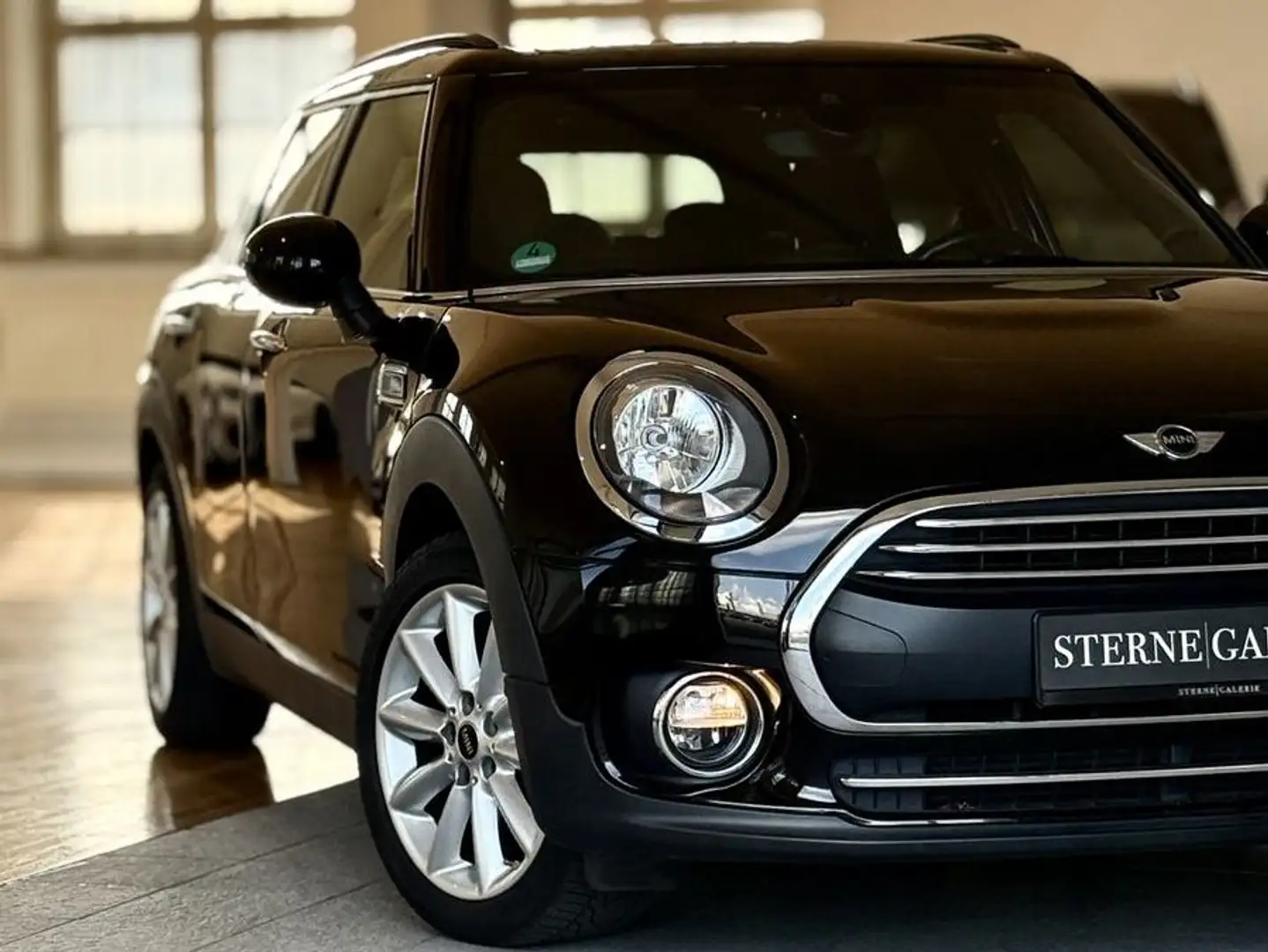 MINI One Clubman D/PDC/17"/NAVIGATION/KEYLESS LED BT Schwarz - 1