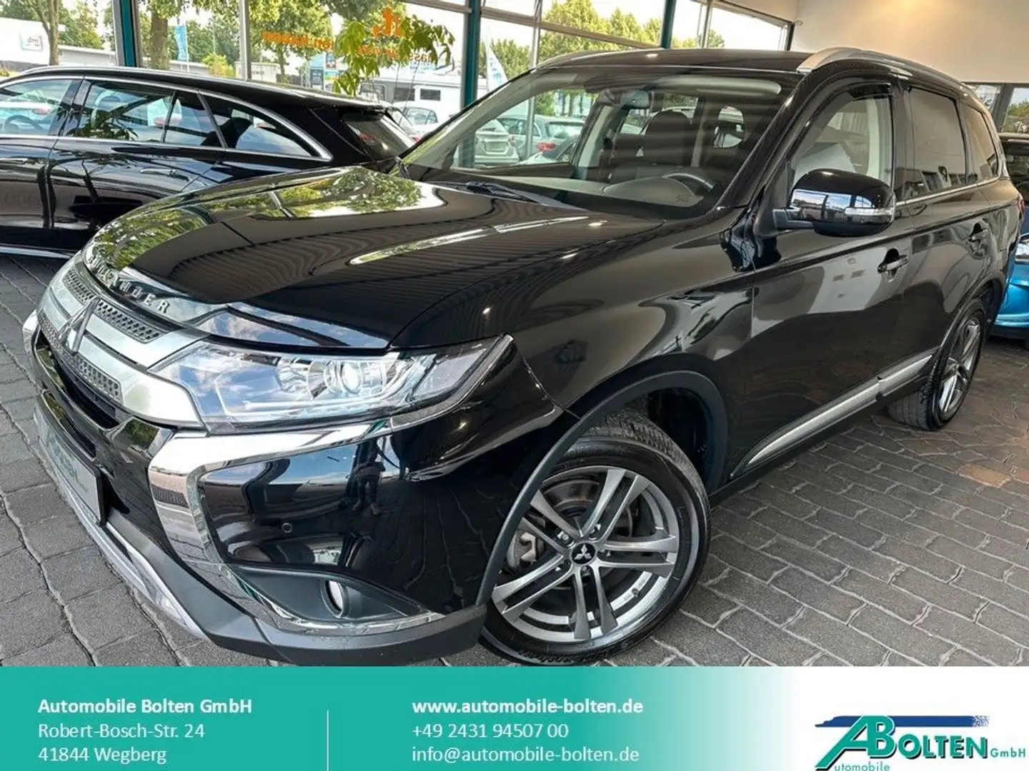 Mitsubishi Outlander Active 2WD Navi-Kamera-Scheckheft Schwarz - 1