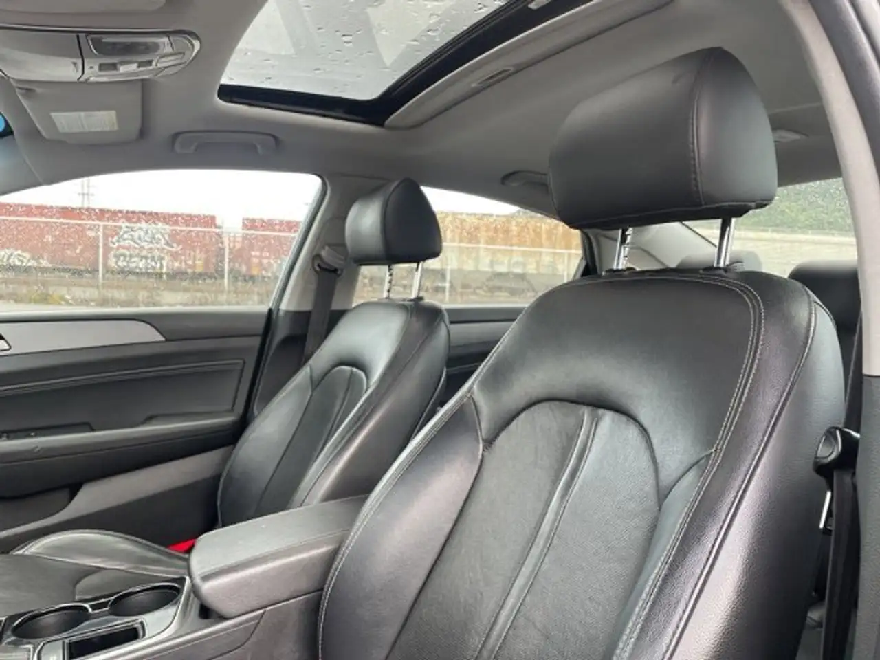 Hyundai SONATA снимка Hyundai SONATA