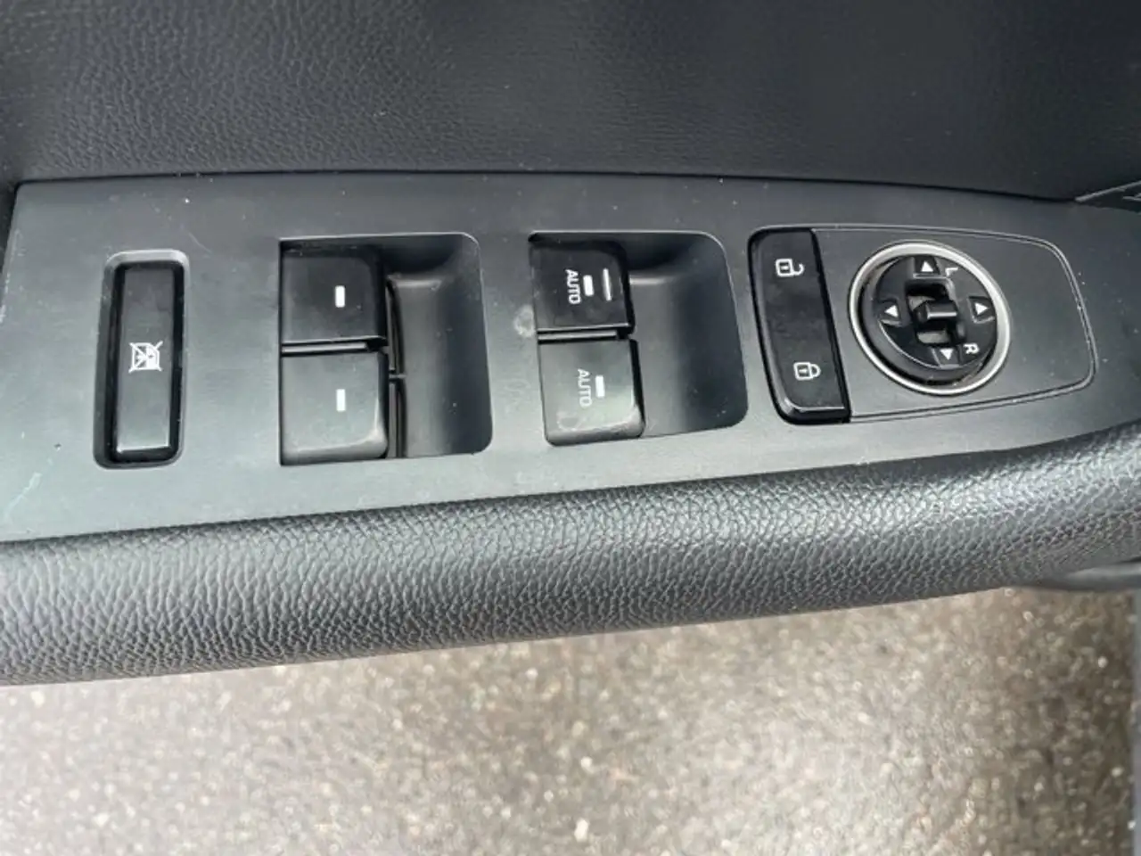 Hyundai SONATA снимка Hyundai SONATA