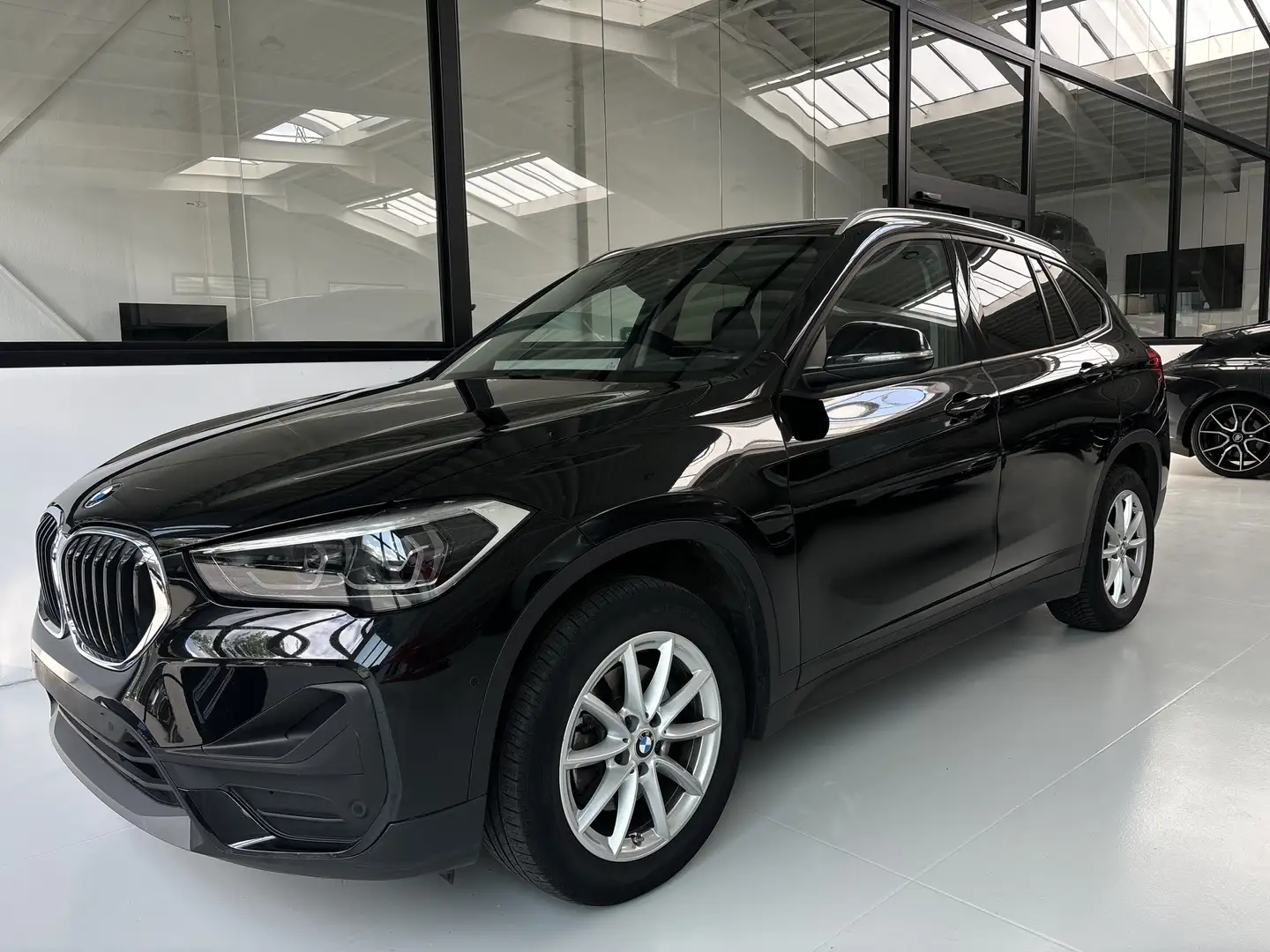 BMW X1 X1 sDrive18i Aut. Sport Line navigatie automaat !! Noir - 1