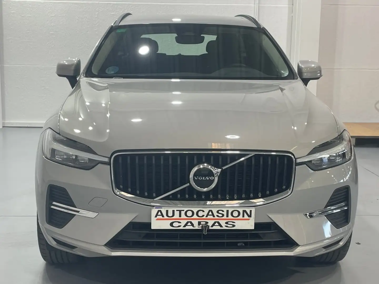 Volvo XC60 2.0 B4 D AWD Ultimate Bright Auto Beige - 2