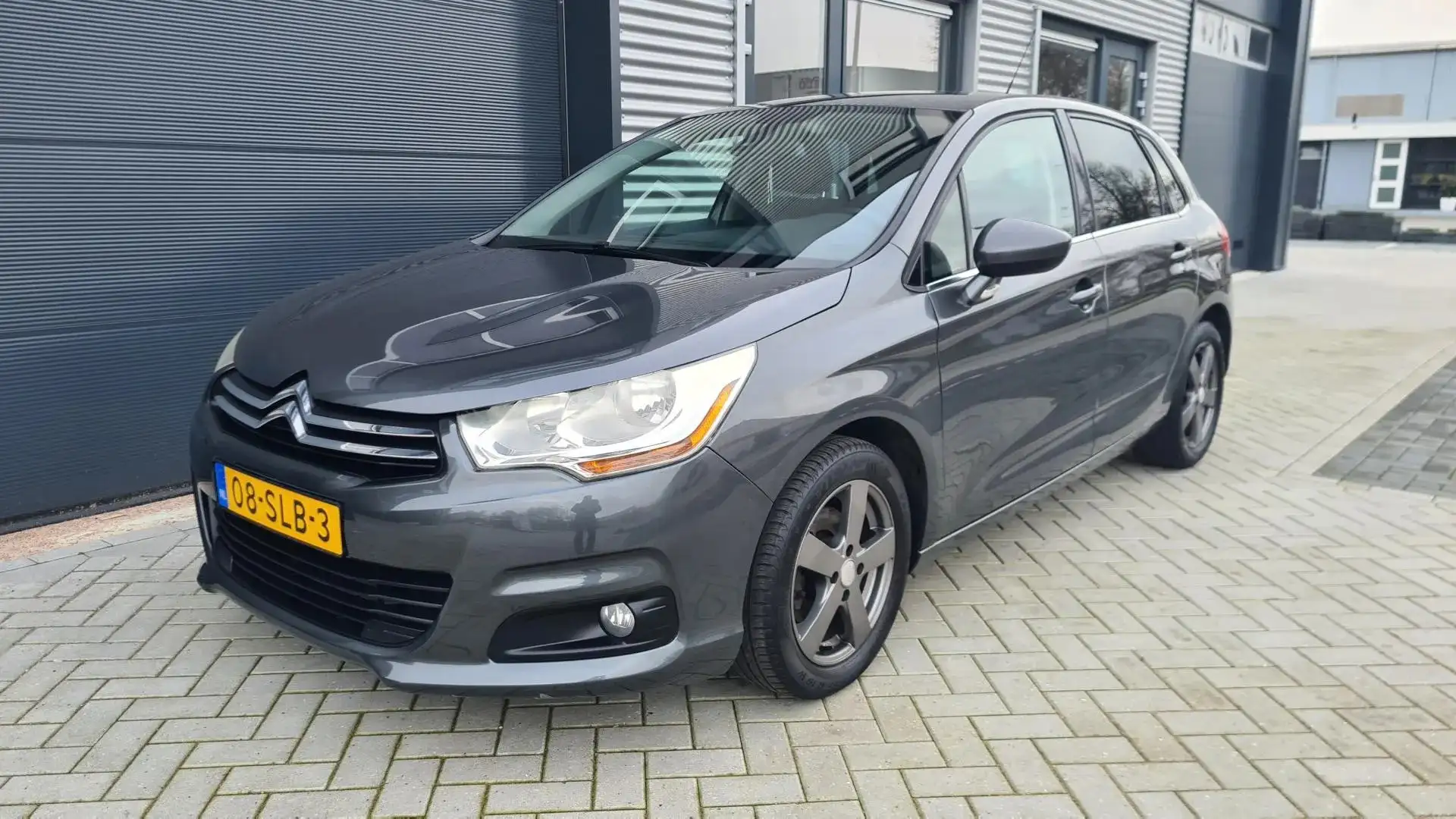 Citroen C4 1.6 VTi Tendance Grijs - 1