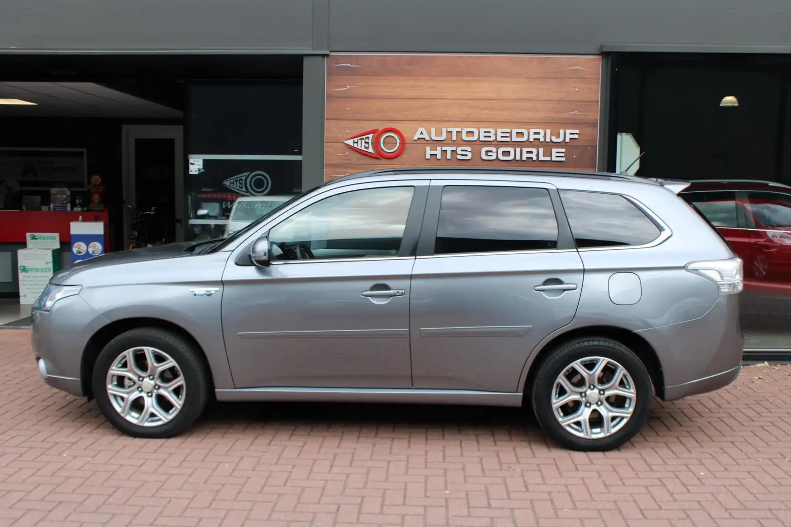 Mitsubishi Outlander 2.0 PHEV Instyle Grijs - 2