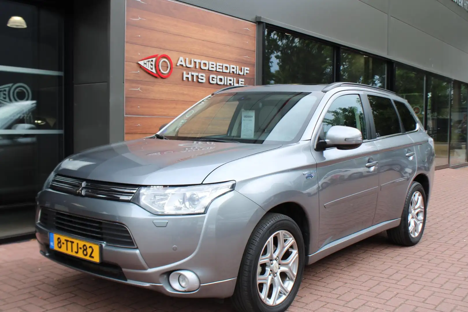 Mitsubishi Outlander 2.0 PHEV Instyle Grijs - 1