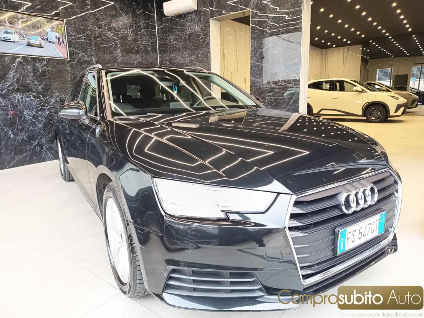 Audi A4 Avant 2.0 TDI 190 CV ultra S tronic Sport Nero - 2