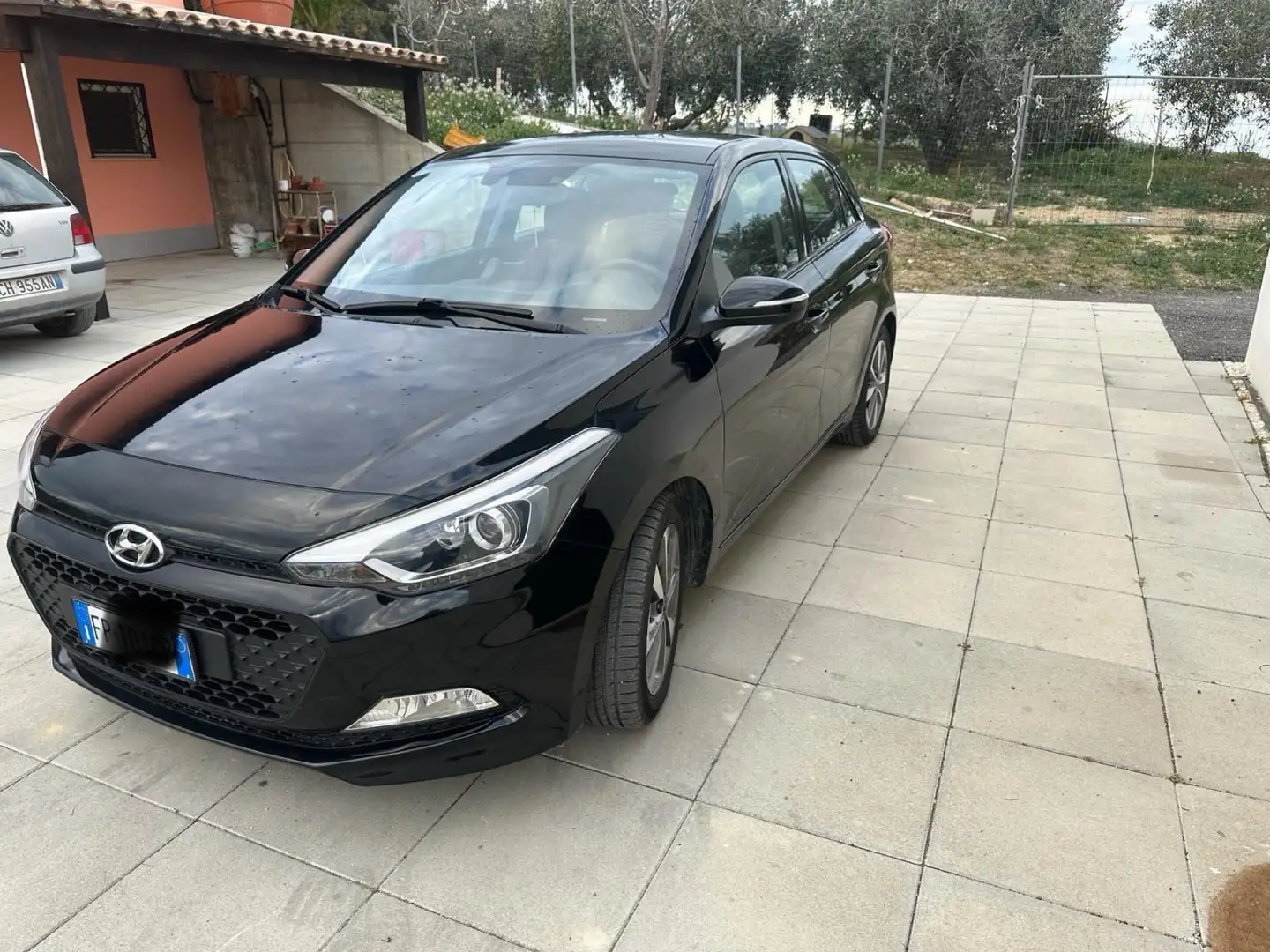 Hyundai i20 5p 1.1 crdi Blackline 75cv Nero - 1