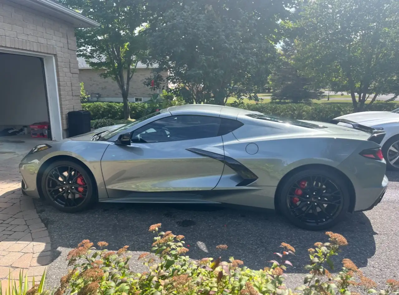 Chevrolet Corvette снимка Chevrolet Corvette