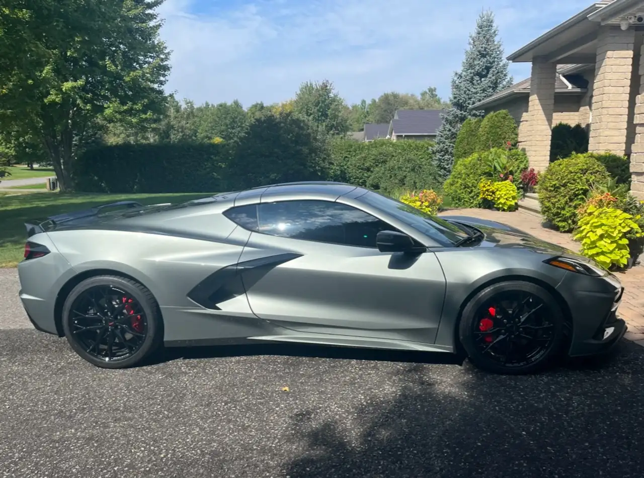 Chevrolet Corvette снимка Chevrolet Corvette