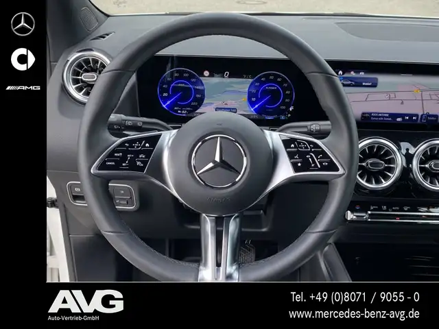 Mercedes-Benz EQA view 10