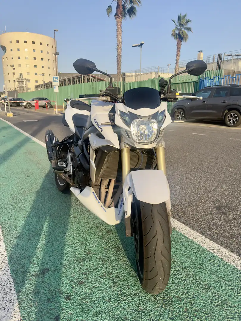Suzuki GSR 750 - 1