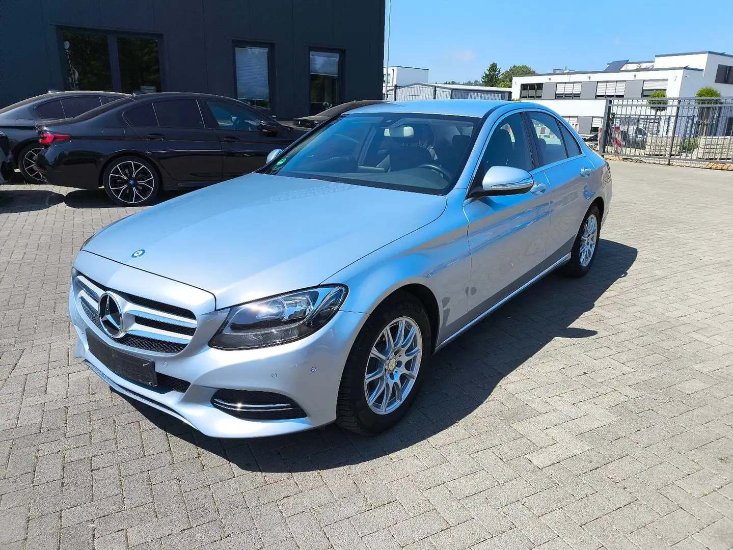 Mercedes-Benz C 180 AHK,KLIMA,NAVI,SITZHEIZUNG,TEMPOMAT Silber - 2