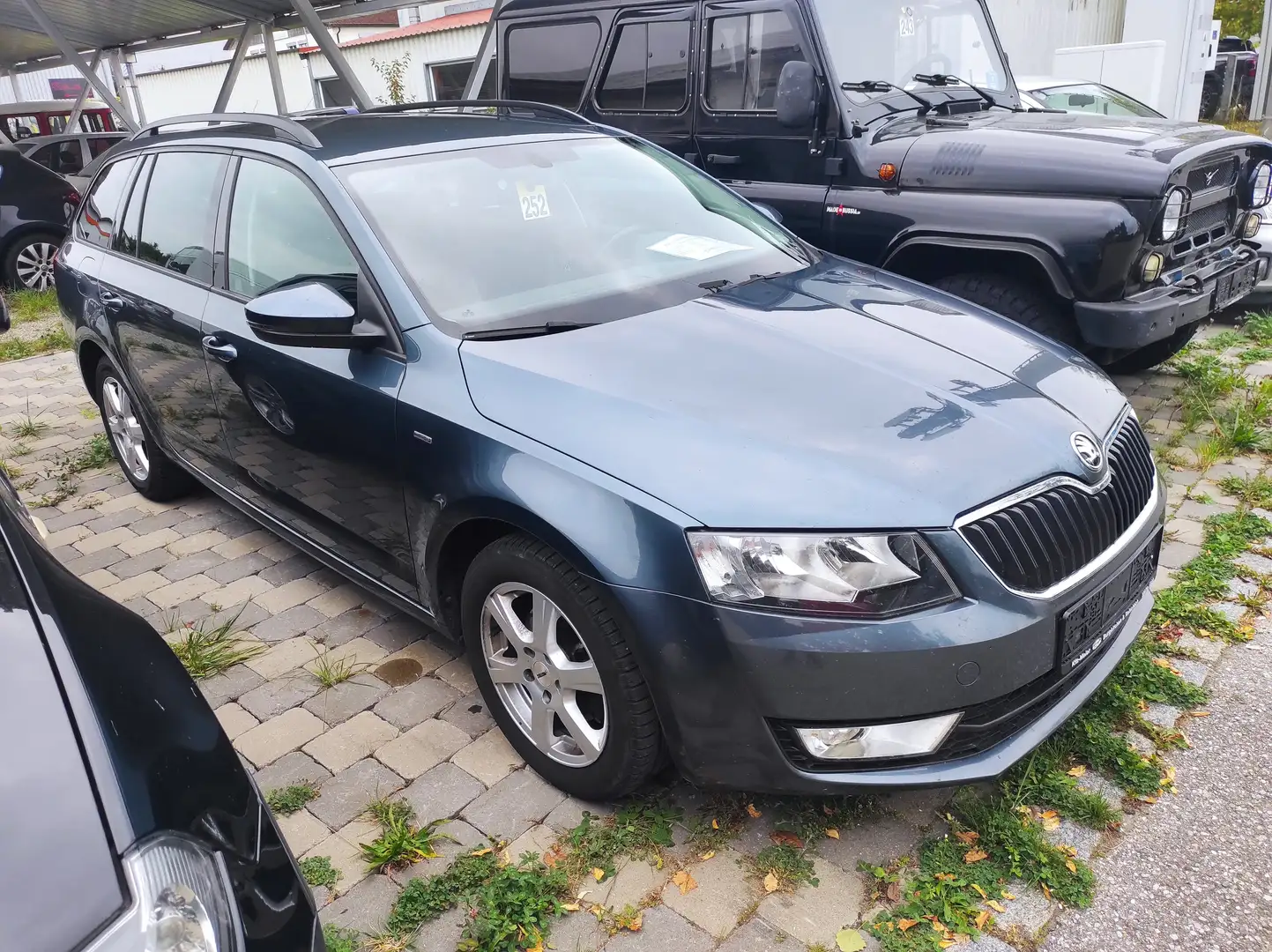 Skoda Octavia Joy Grau - 2