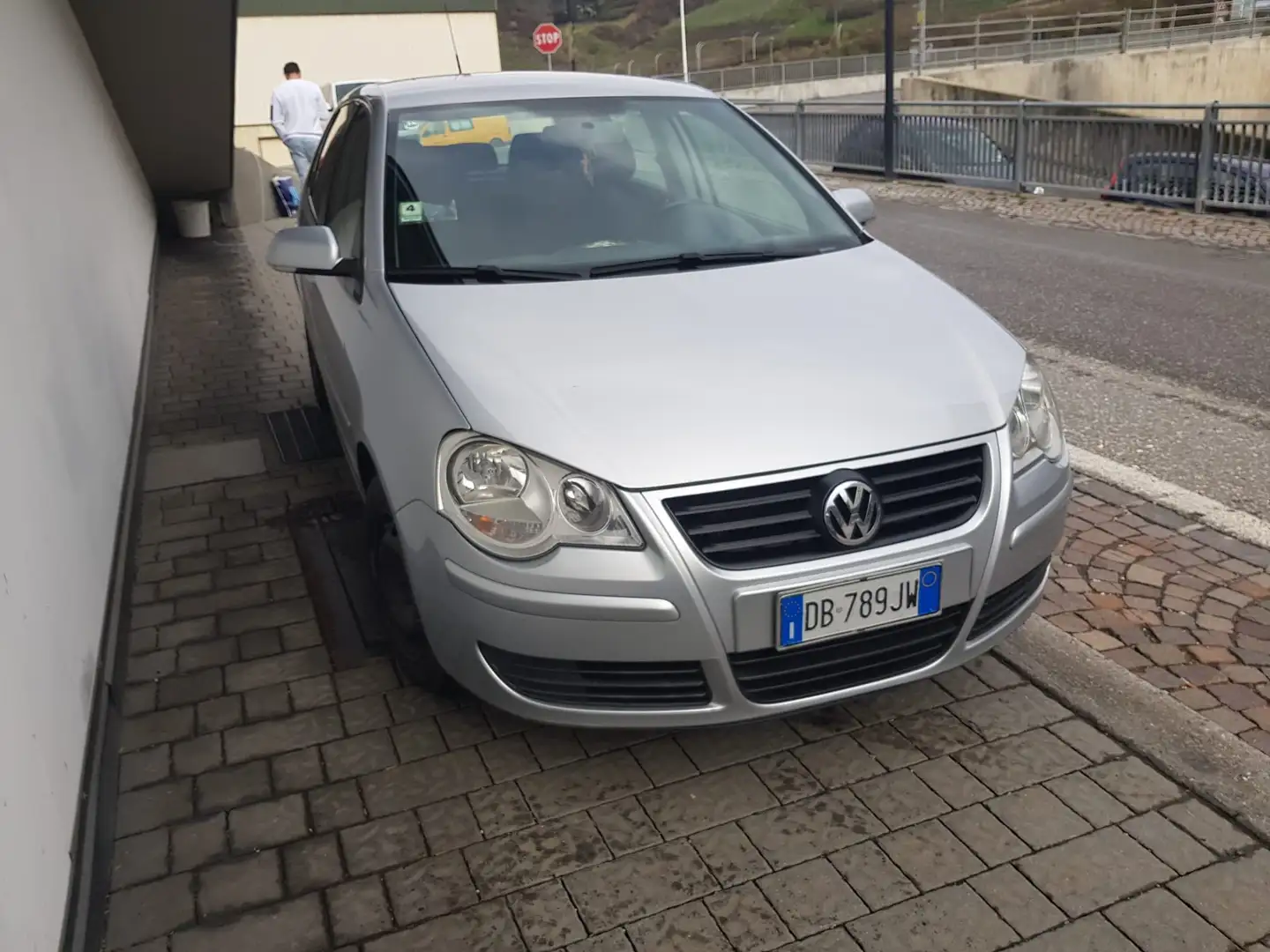 Volkswagen Polo 1,2Benzin Euro4 Klima 130tkm.Perfekt keine Rost!!! Grau - 2