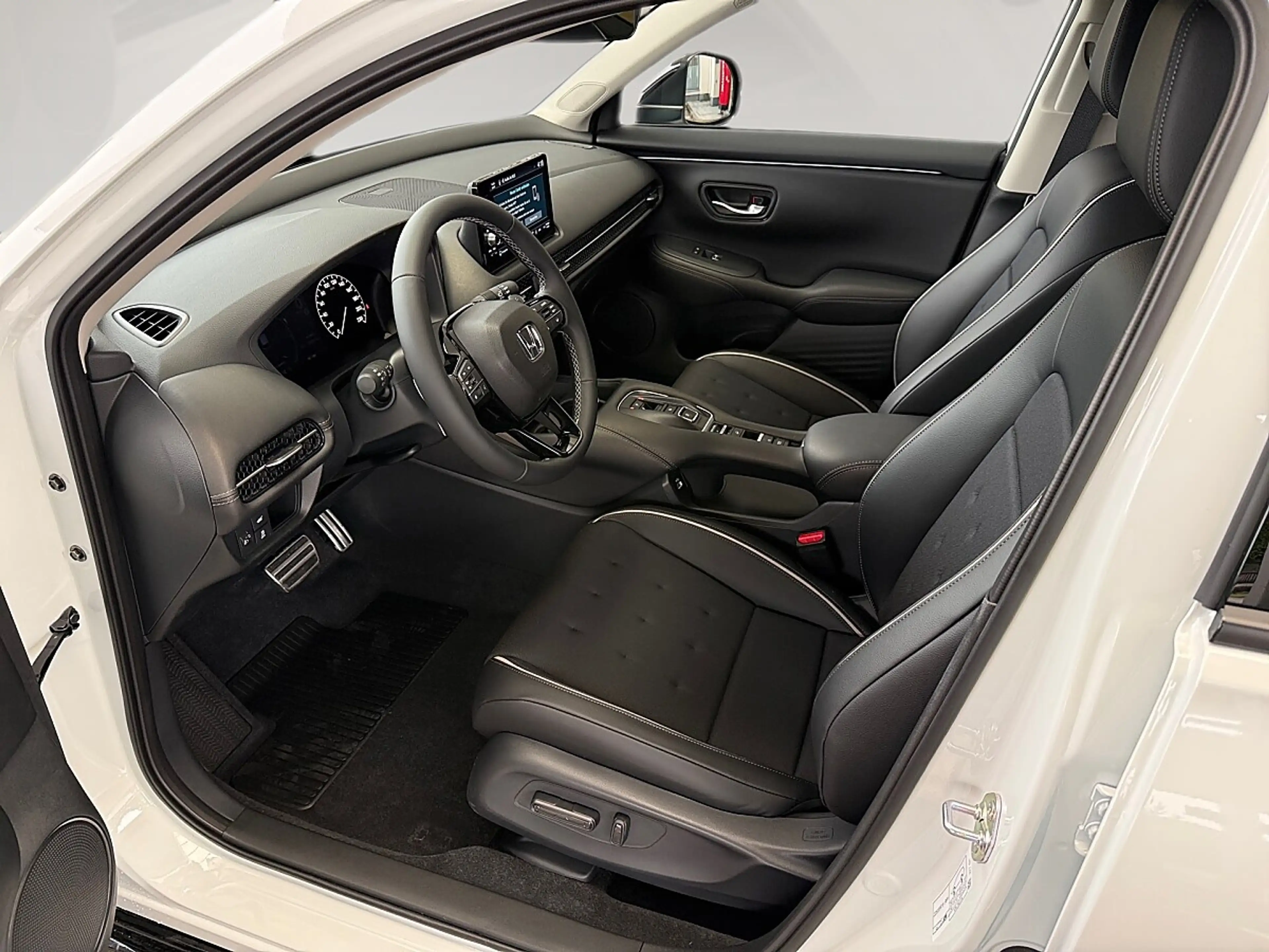 Honda ZR-V 2,0 i-MMD Hybrid Sport Aut. — photo 10