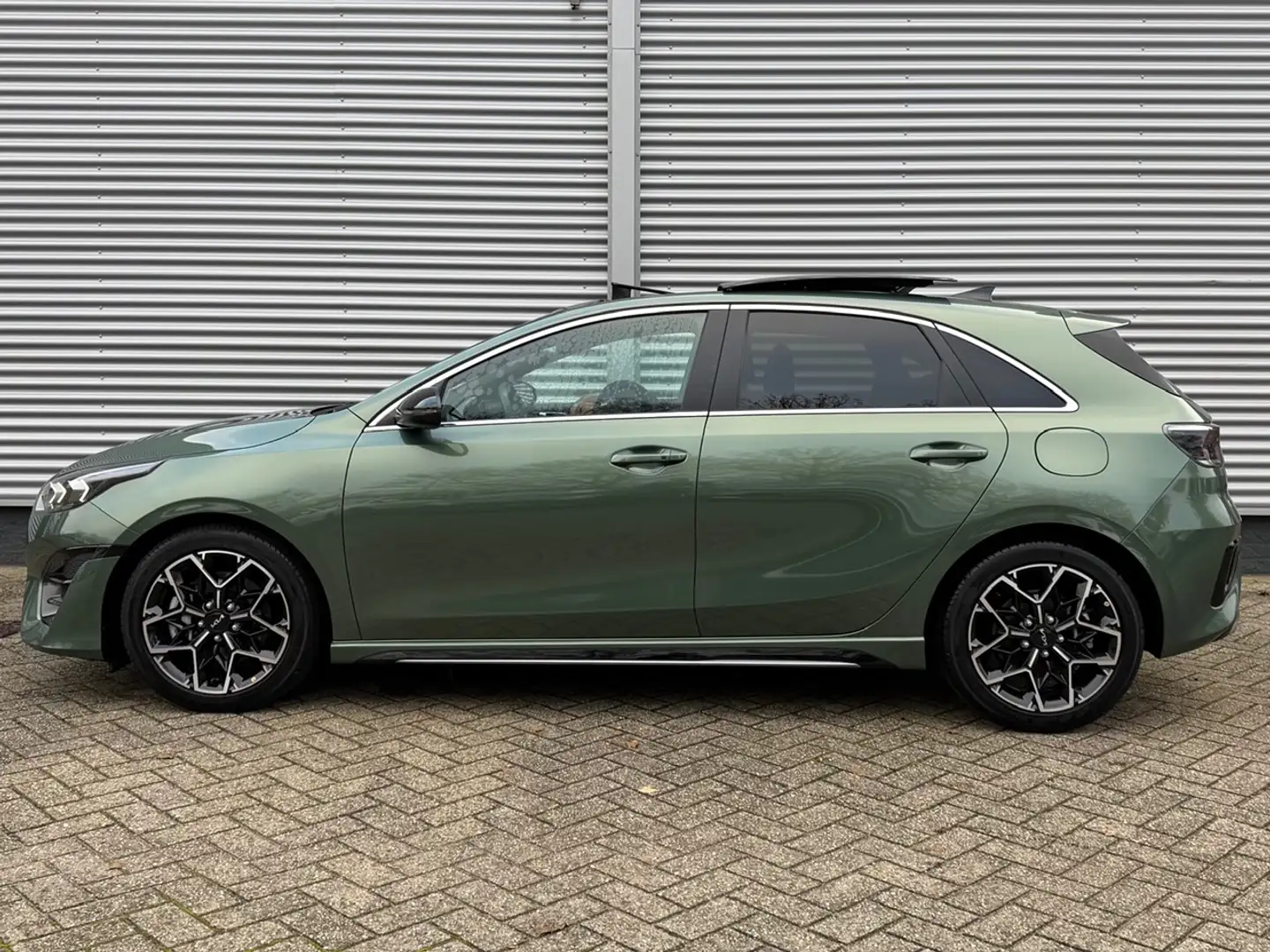 Kia Ceed / cee'd 1.5 T-GDi 140pk GT-PlusLine | Schuif/Kanteldak | S Grün - 2