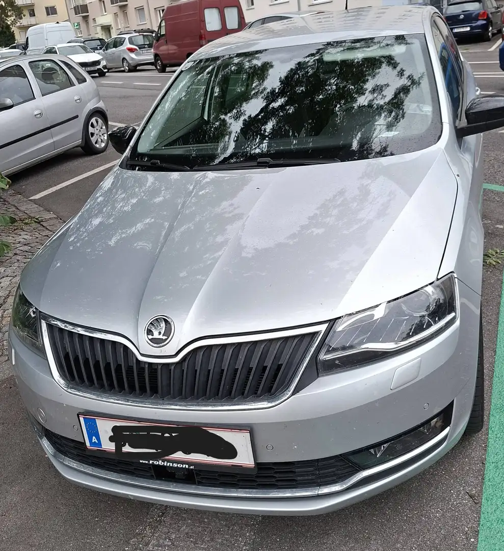 Skoda Rapid/Spaceback Rapid 1,0 TSI Sport Sport Grau - 2