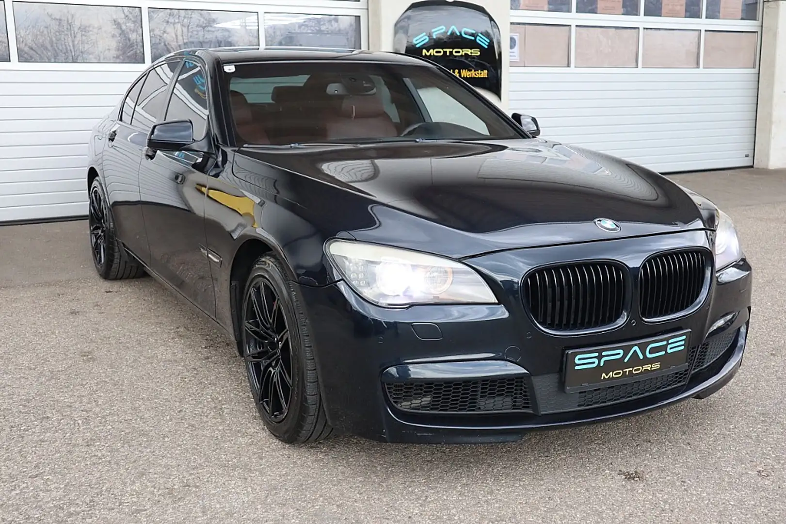 BMW 740 d xDrive Aut. Noir - 1