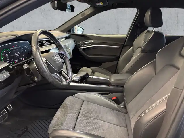 Audi Q8 E-Tron view 12