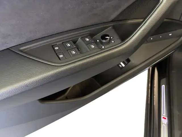 Audi Q8 E-Tron view 15