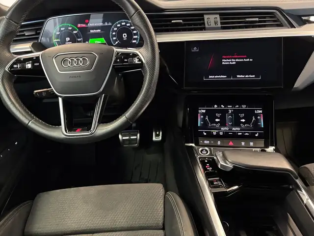 Audi Q8 E-Tron view 9