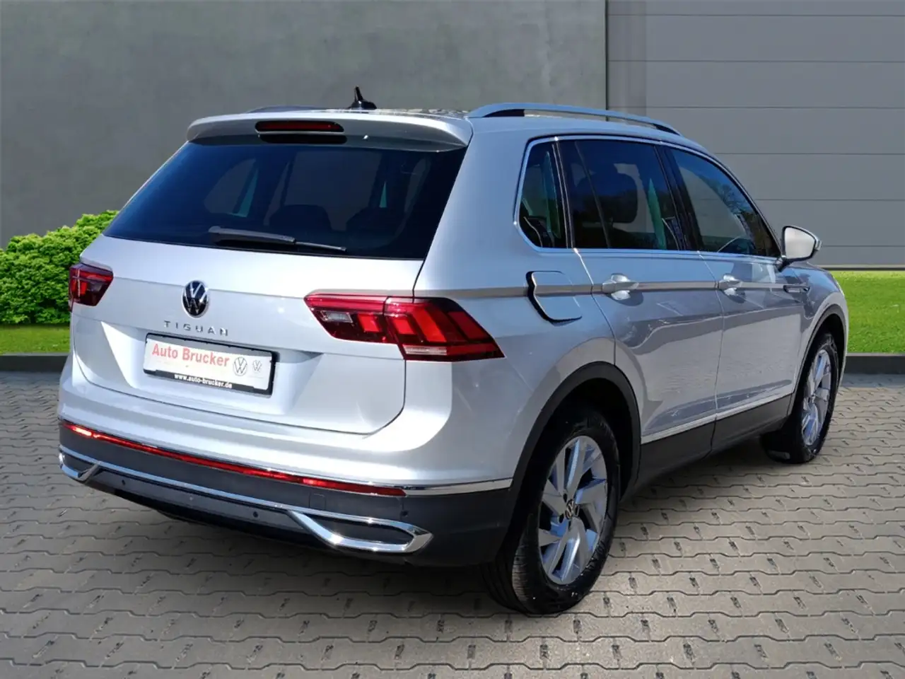 Volkswagen Tiguan Elegance 1.5 TSI Sitzhzg+PDC+Rückfahrkamera 5