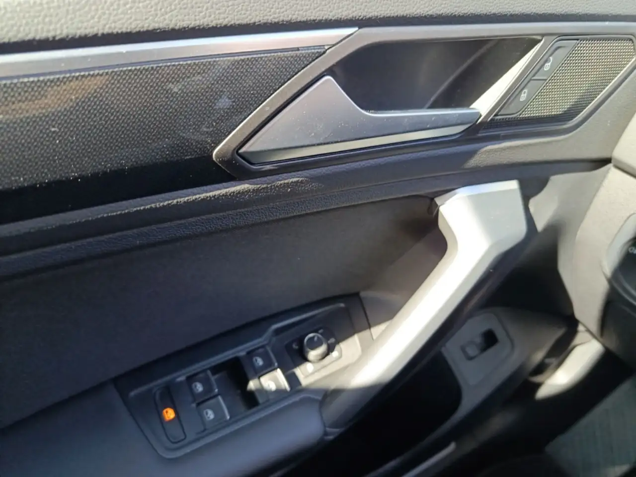 Volkswagen Tiguan Elegance 1.5 TSI Sitzhzg+PDC+Rückfahrkamera 20