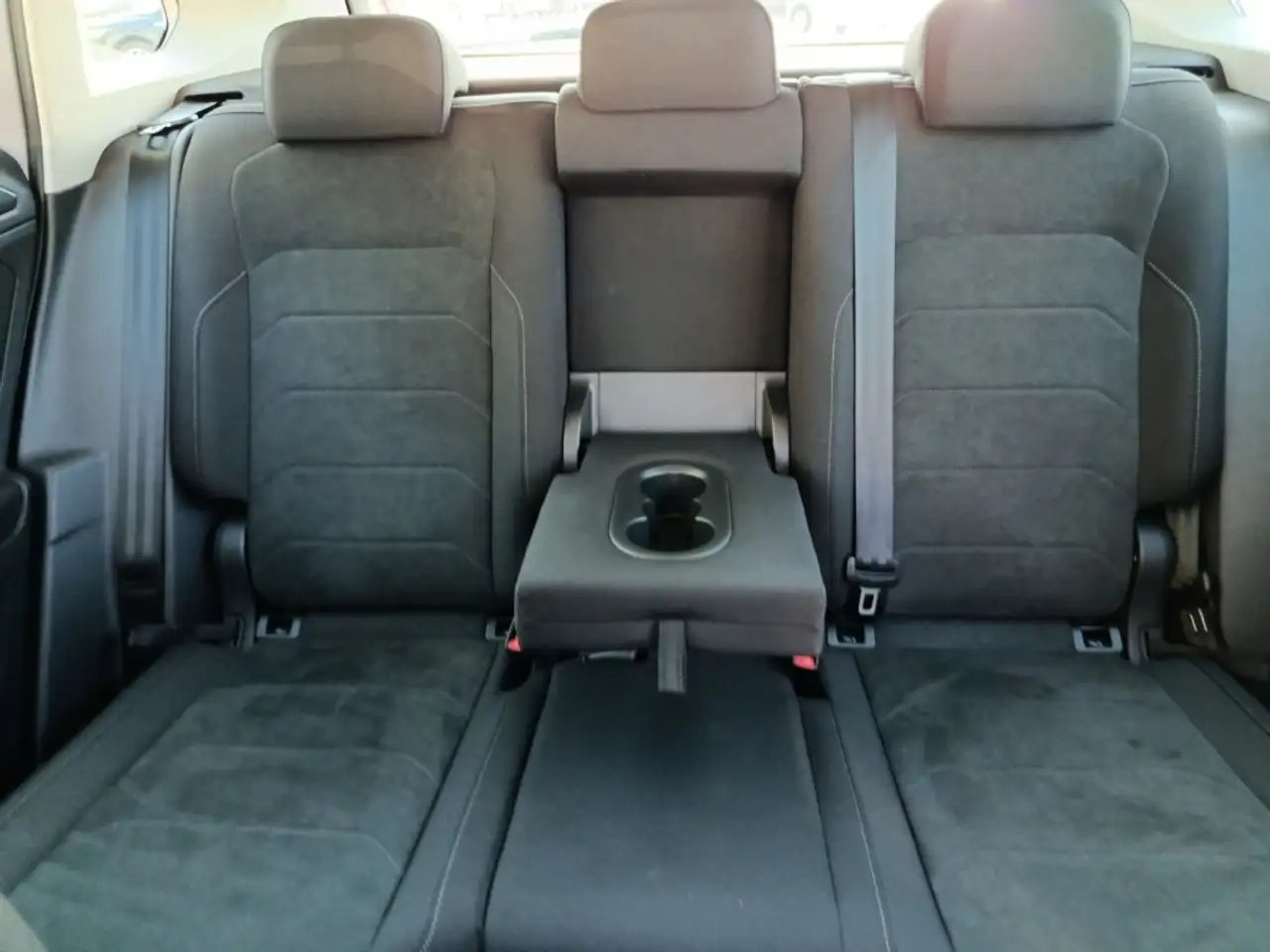 Volkswagen Tiguan Elegance 1.5 TSI Sitzhzg+PDC+Rückfahrkamera 23