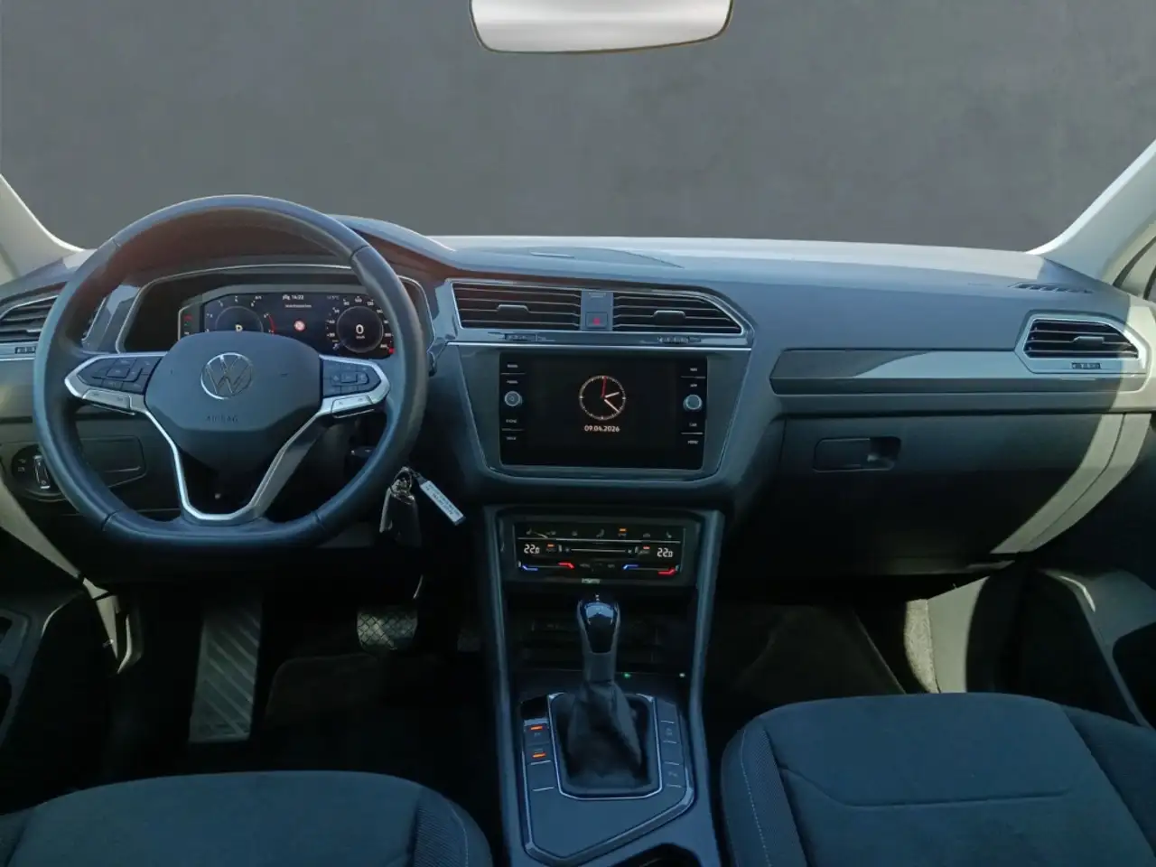 Volkswagen Tiguan Elegance 1.5 TSI Sitzhzg+PDC+Rückfahrkamera 8