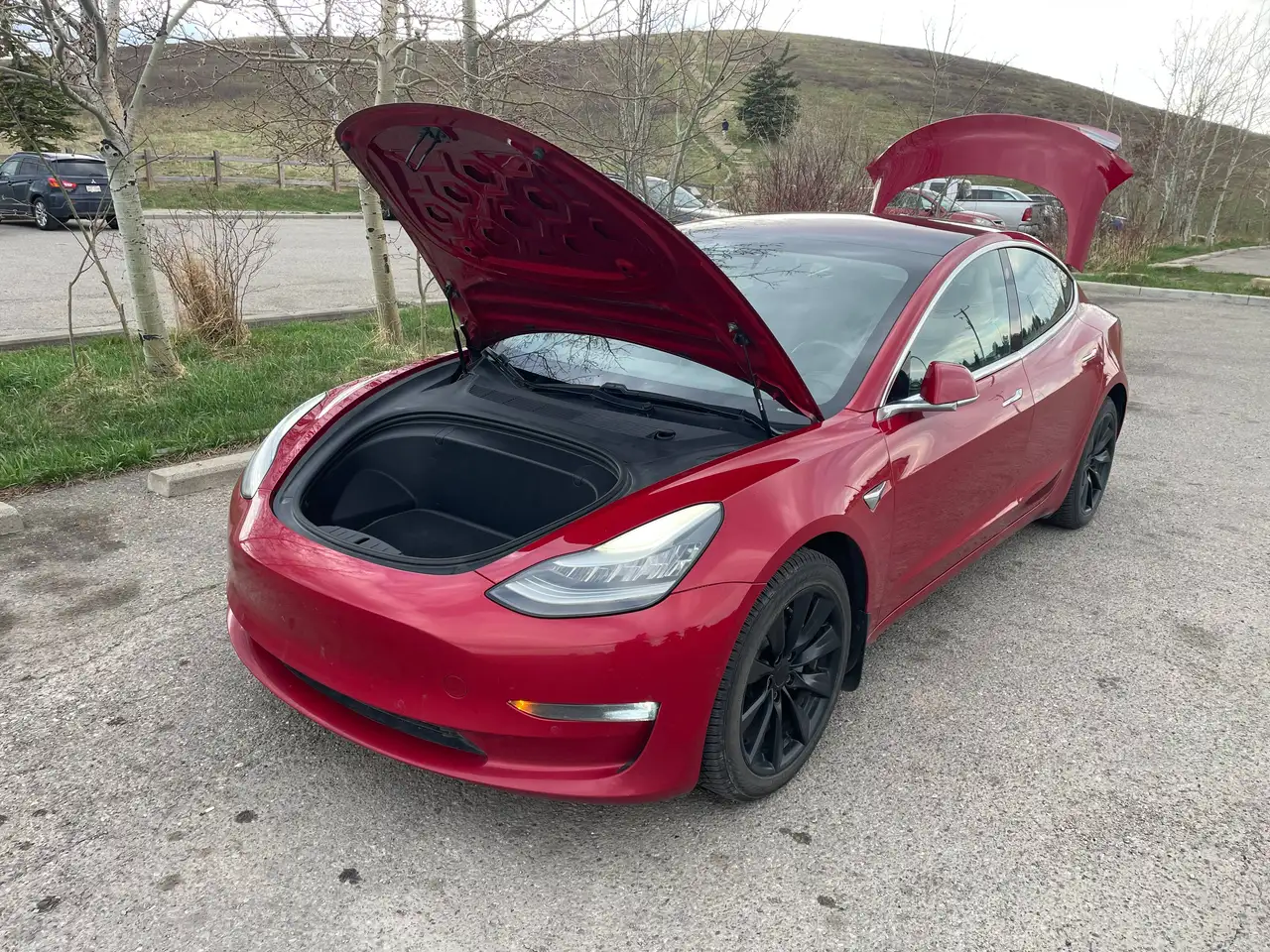 Tesla Model 3 снимка Tesla Model 3