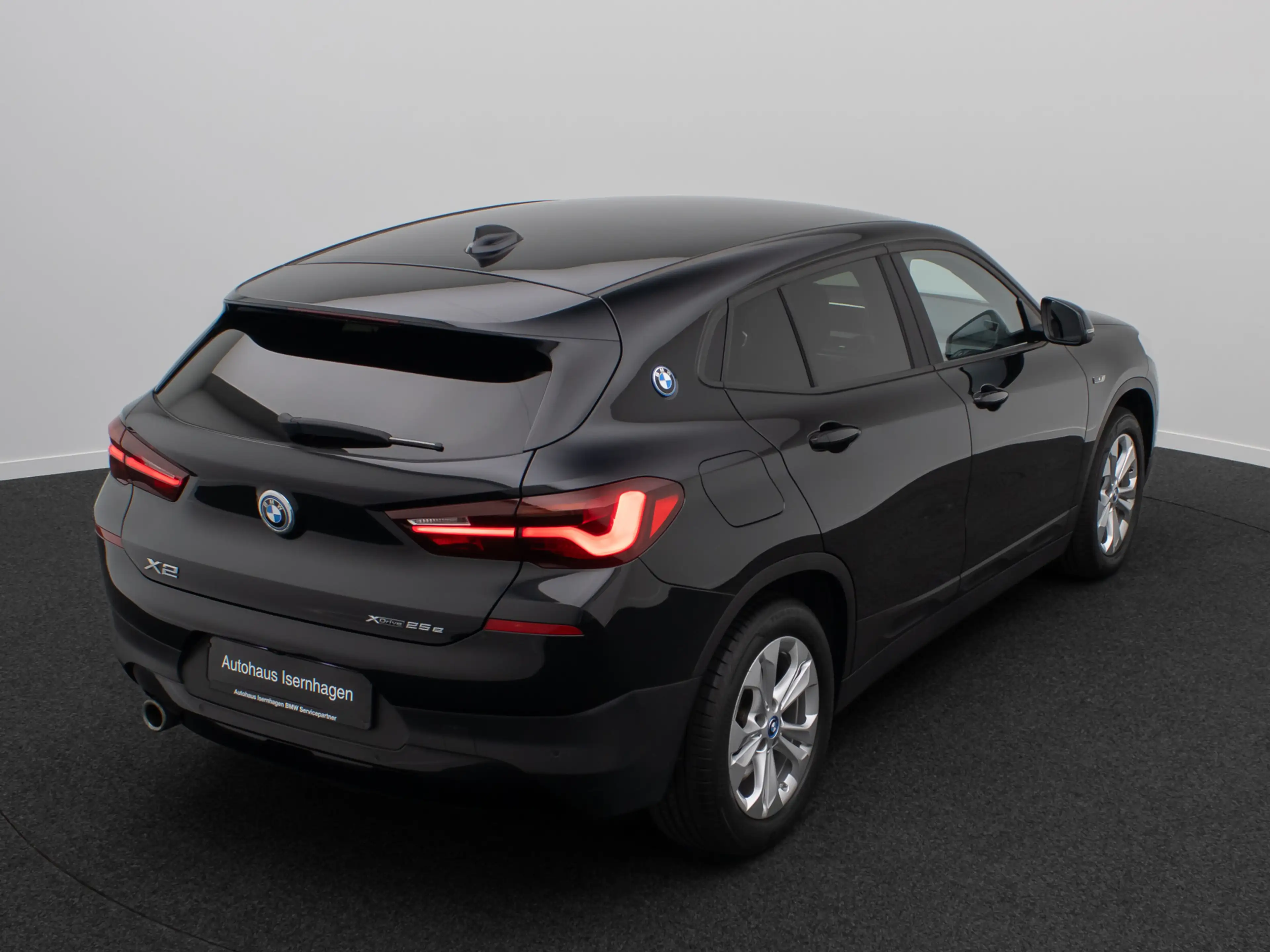 BMW X2 Kamera DAB LED Parkassistent Navi Sport — photo 7